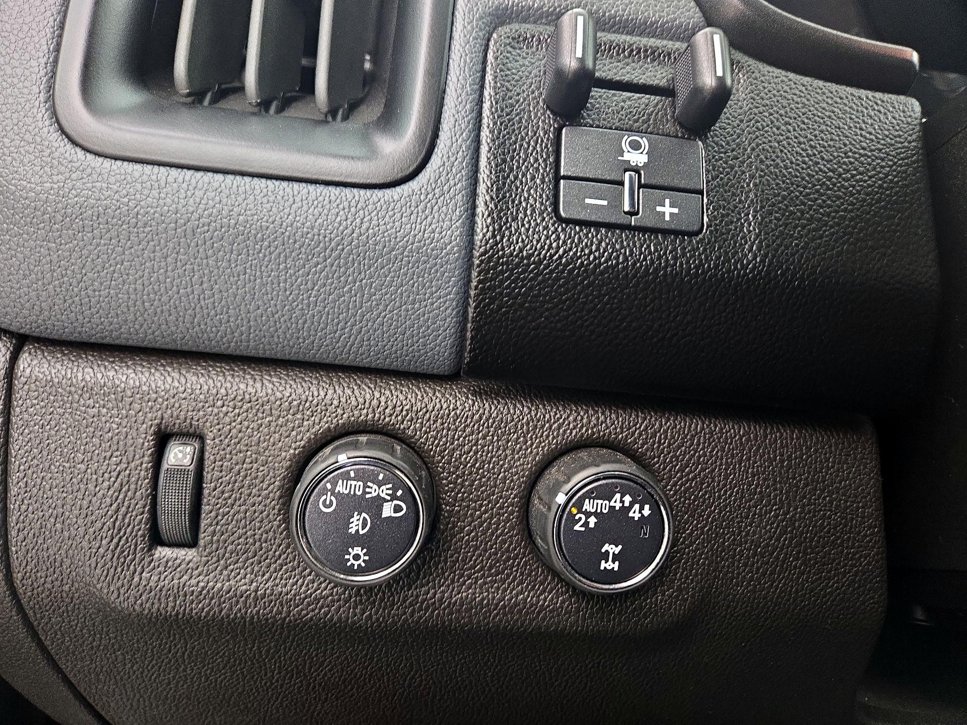 Thumbnail: 2022 Chevrolet Colorado - 13