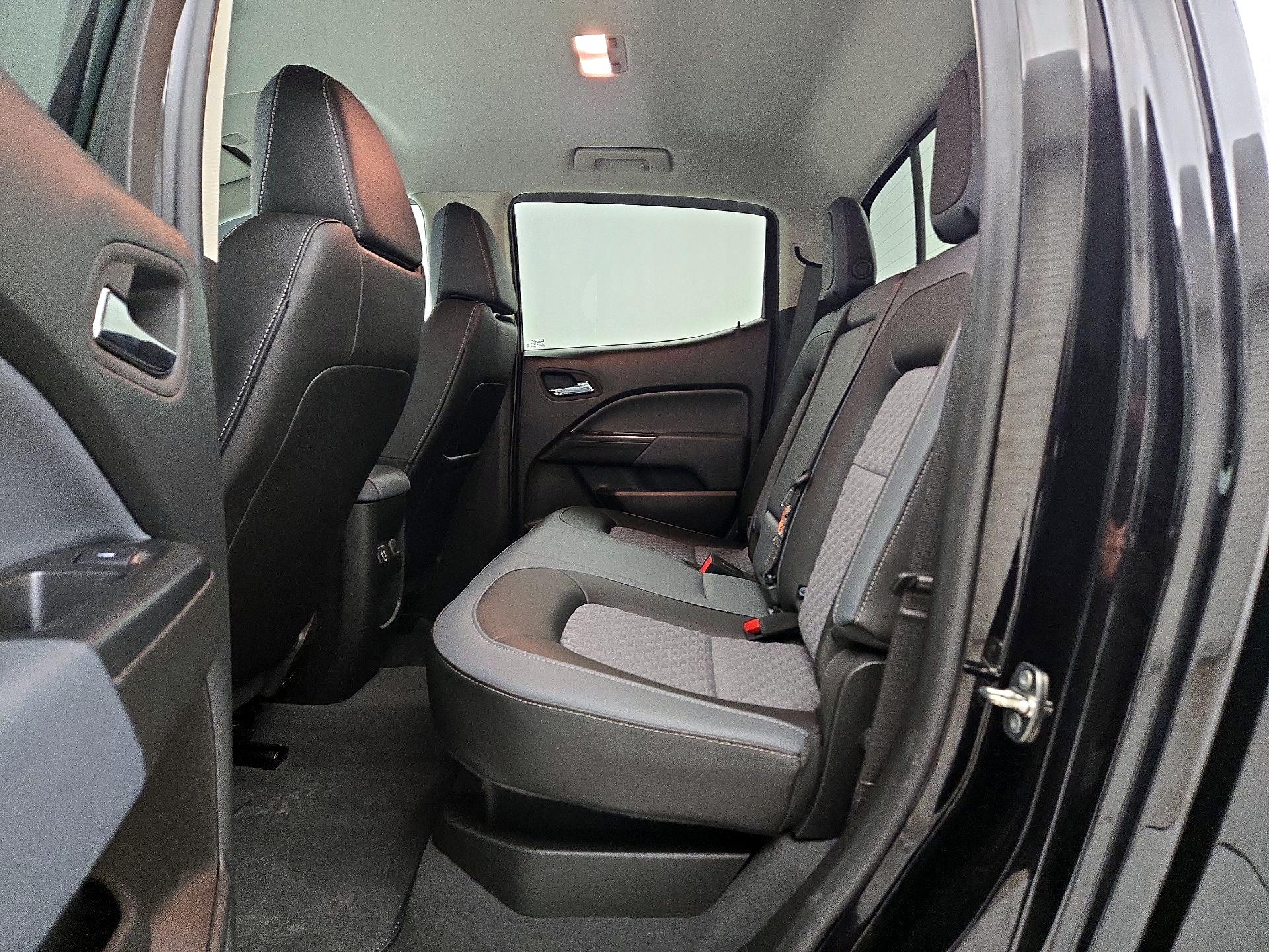 Thumbnail: 2022 Chevrolet Colorado - 20