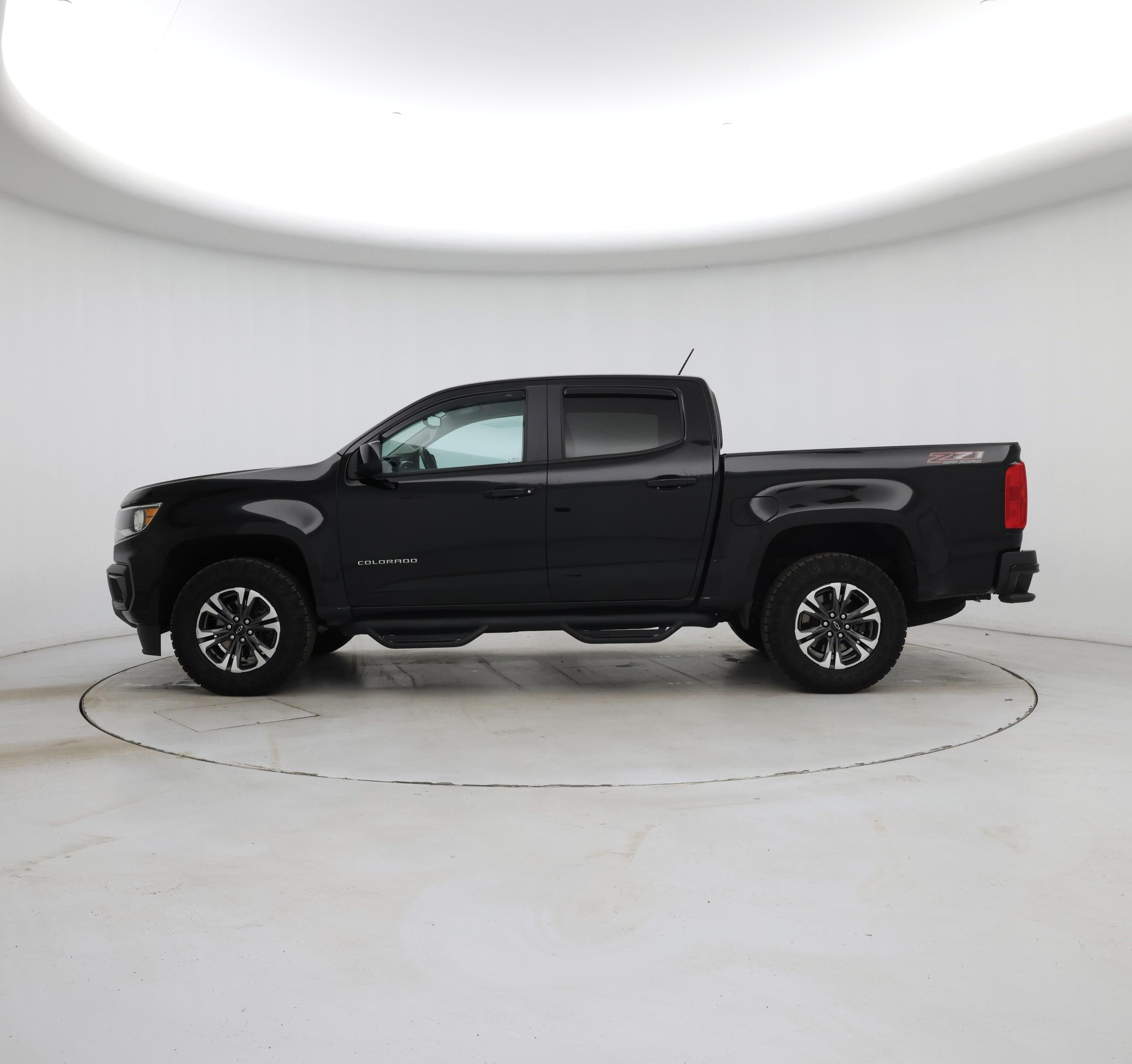 Thumbnail: 2022 Chevrolet Colorado - 3