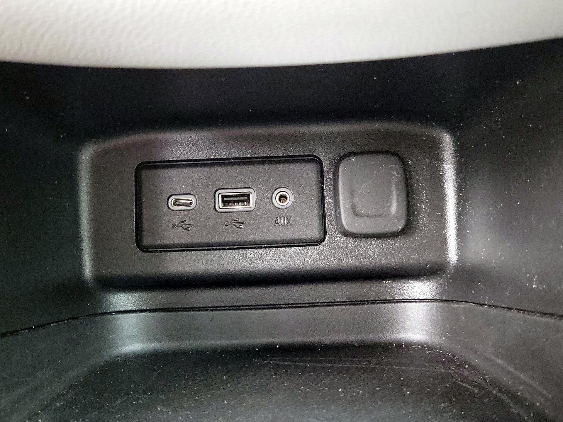 Thumbnail: 2023 Chevrolet Equinox - 18