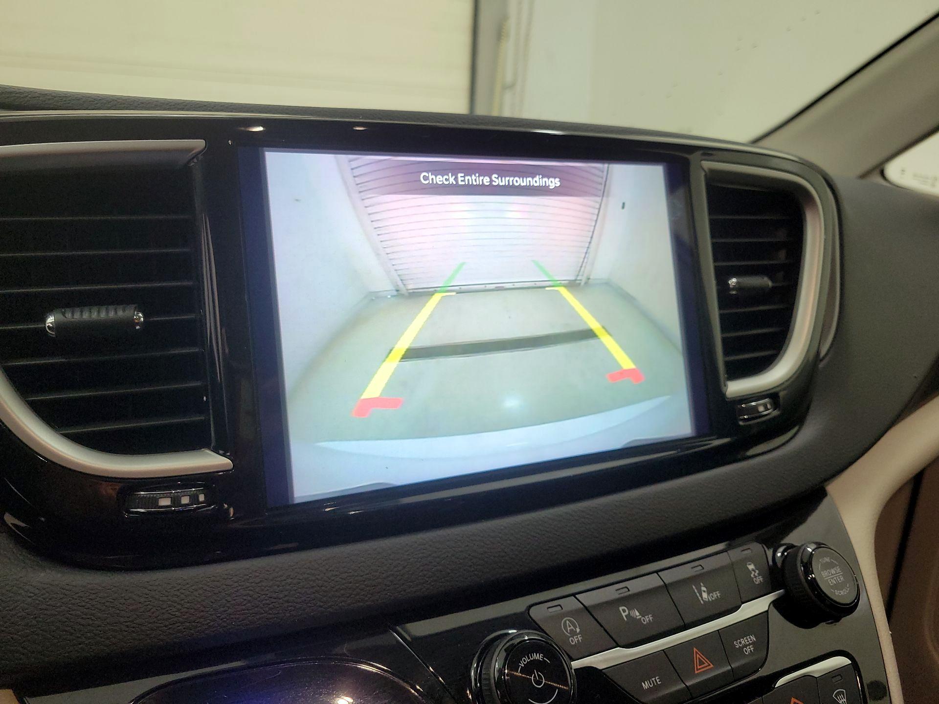 Thumbnail: 2023 Chrysler Pacifica - 14