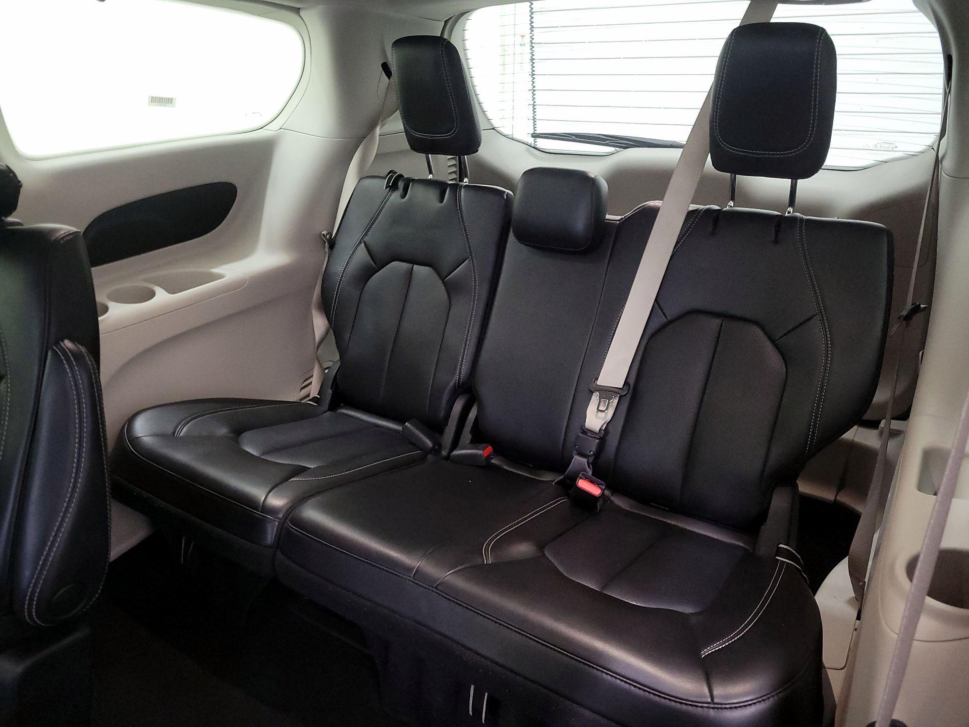 Thumbnail: 2023 Chrysler Pacifica - 19