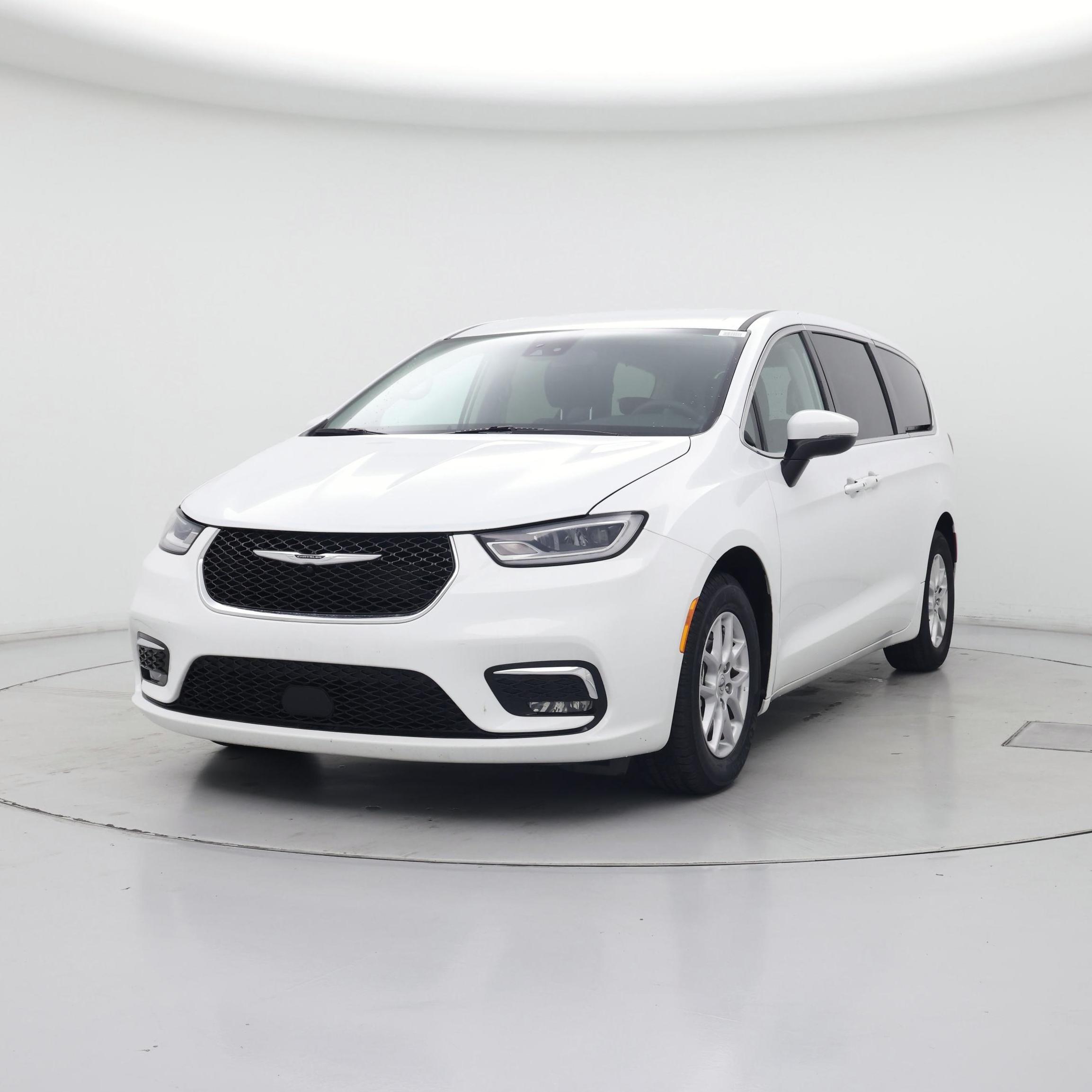 Thumbnail: 2023 Chrysler Pacifica - 4