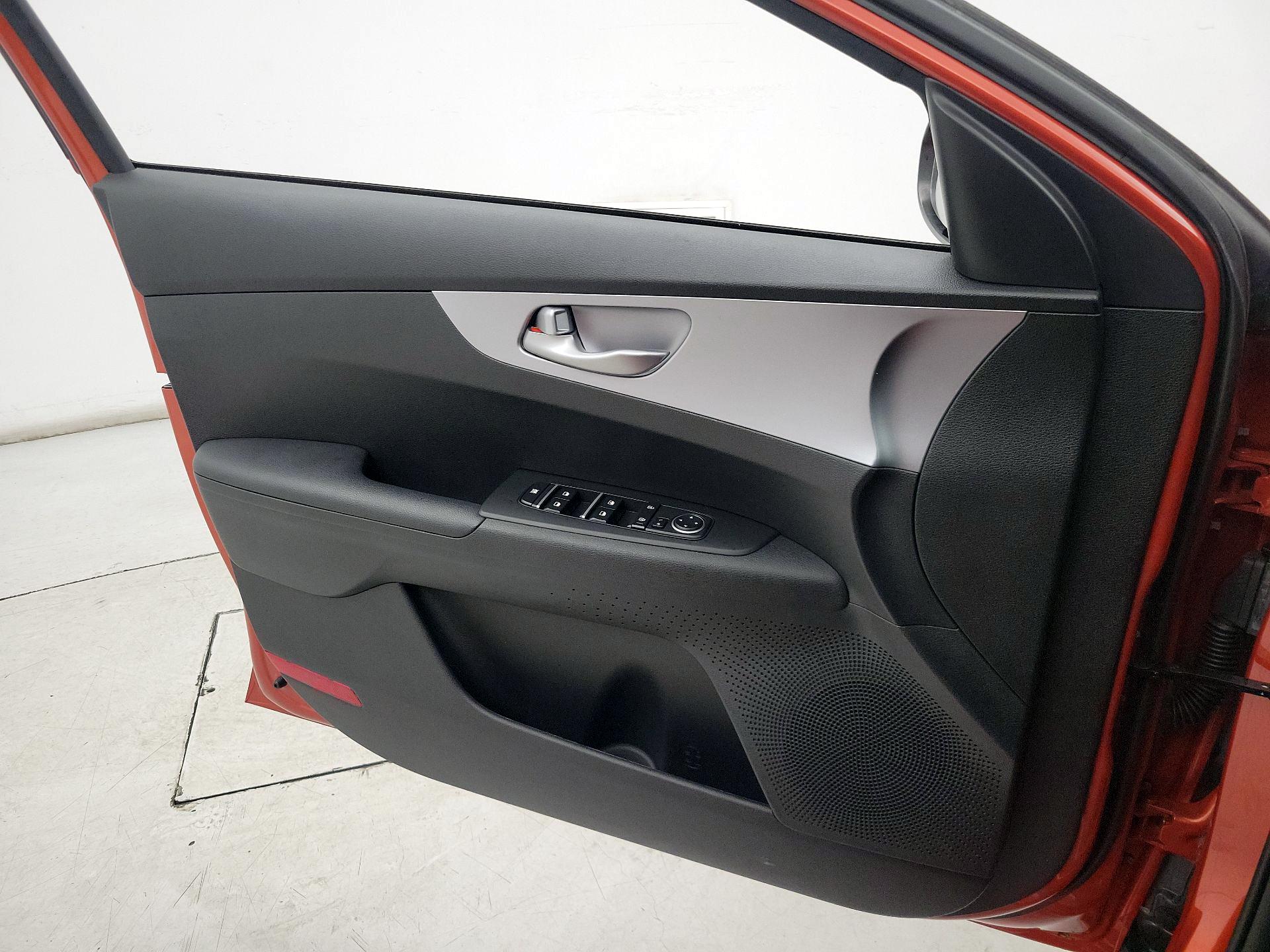 Thumbnail: 2023 Kia Forte - 12