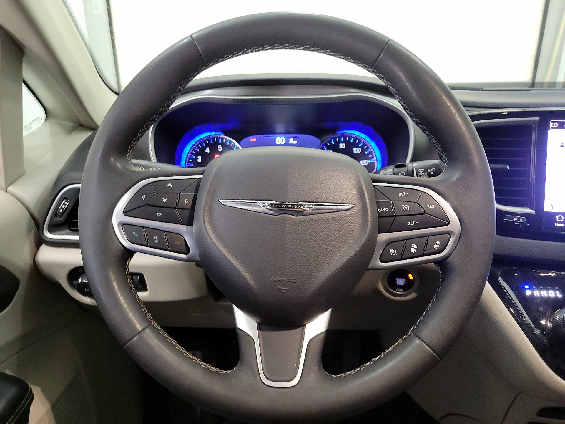 Thumbnail: 2023 Chrysler Pacifica - 10