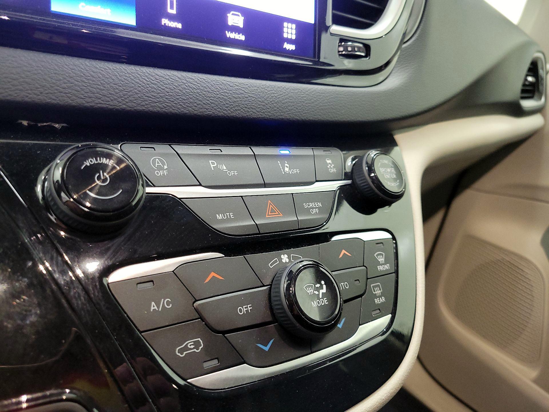 Thumbnail: 2023 Chrysler Pacifica - 16