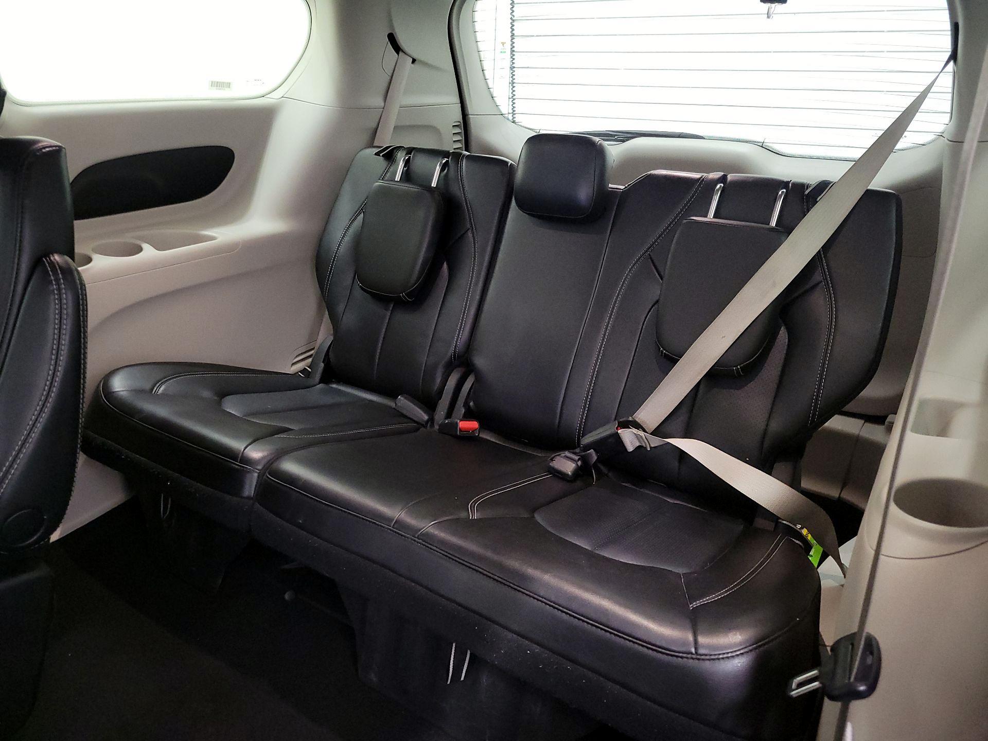 Thumbnail: 2023 Chrysler Pacifica - 20