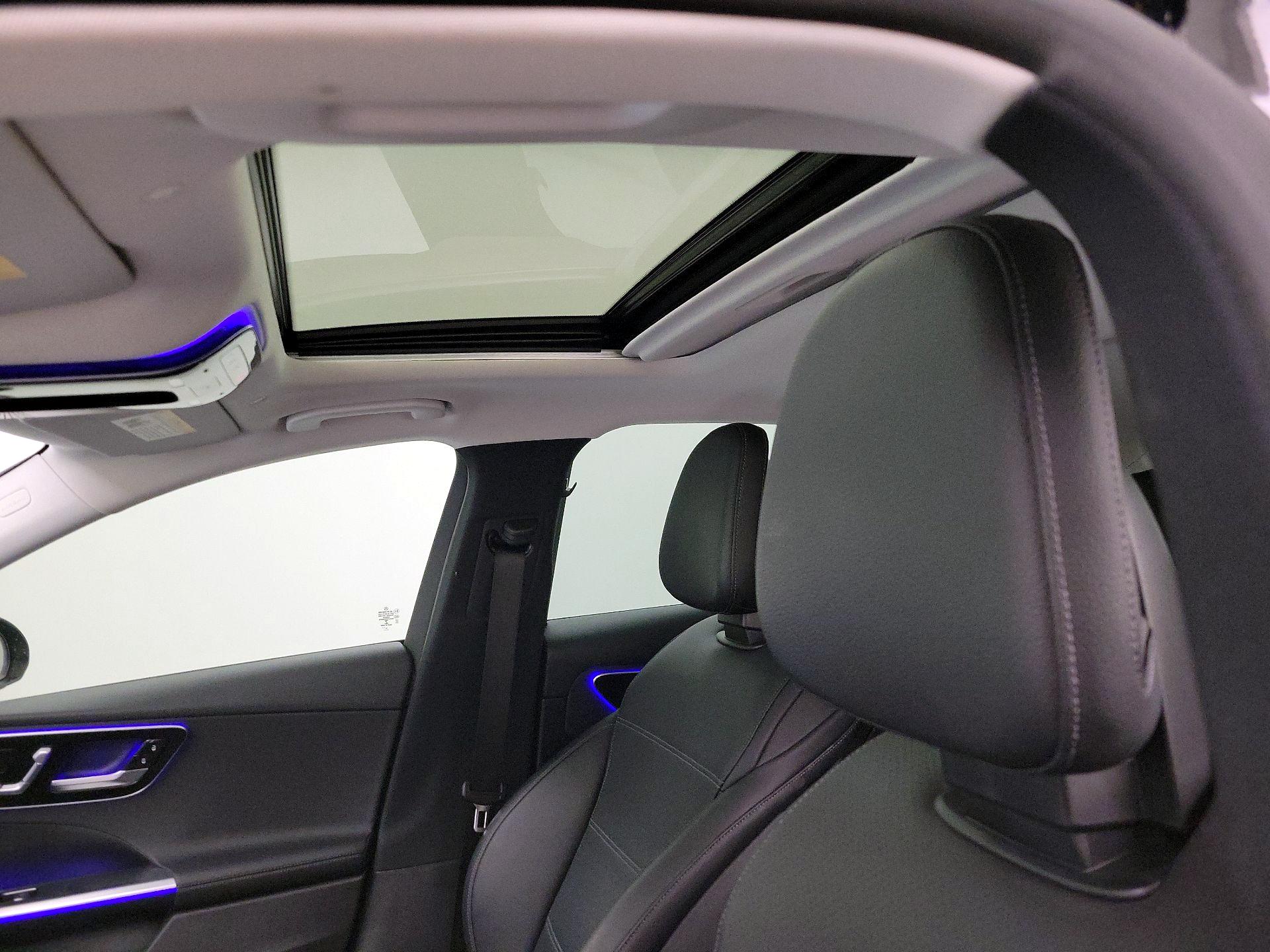 Thumbnail: 2022 Mercedes-Benz C-Class - 18