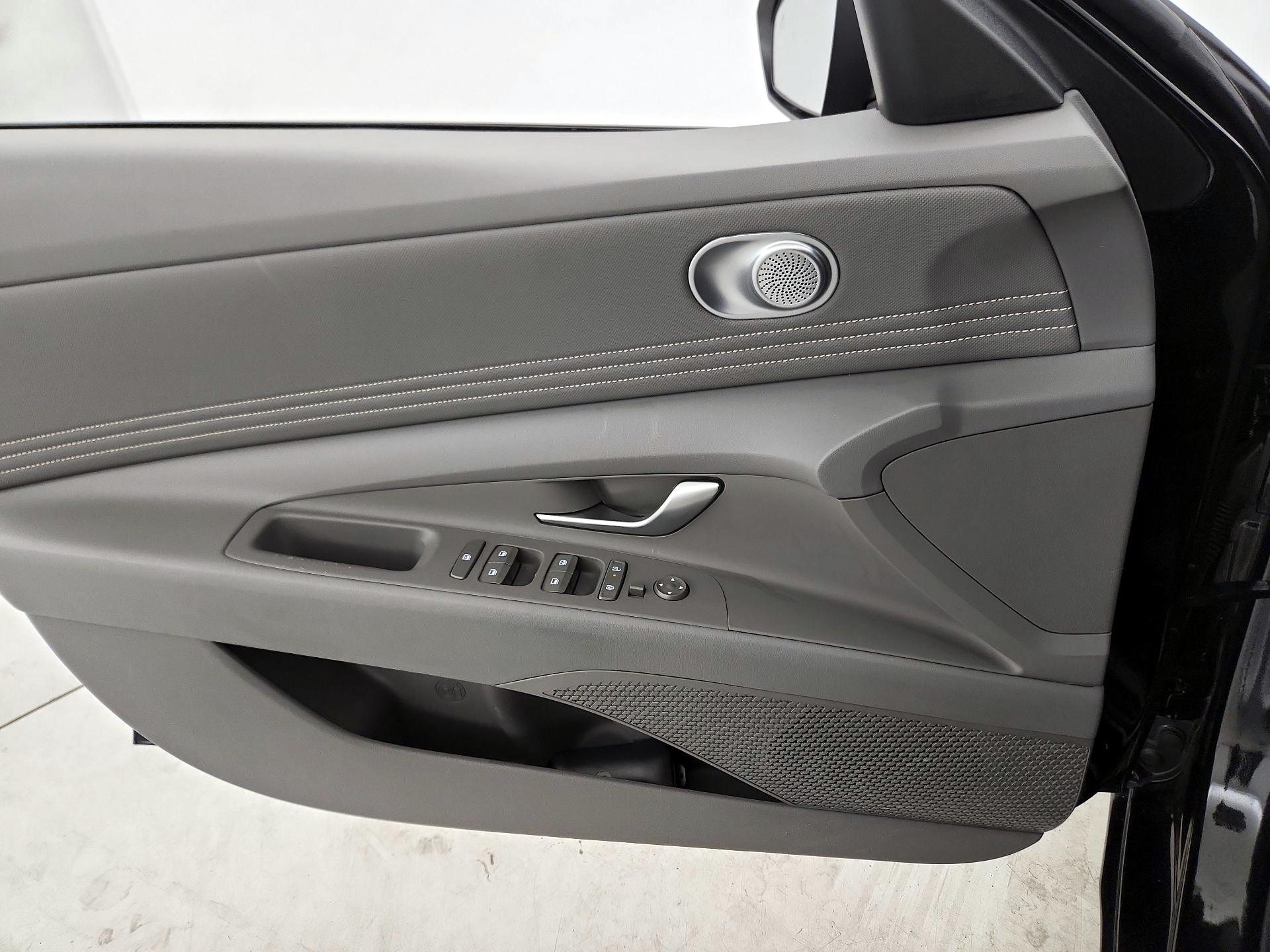 Thumbnail: 2025 Hyundai Elantra - 12