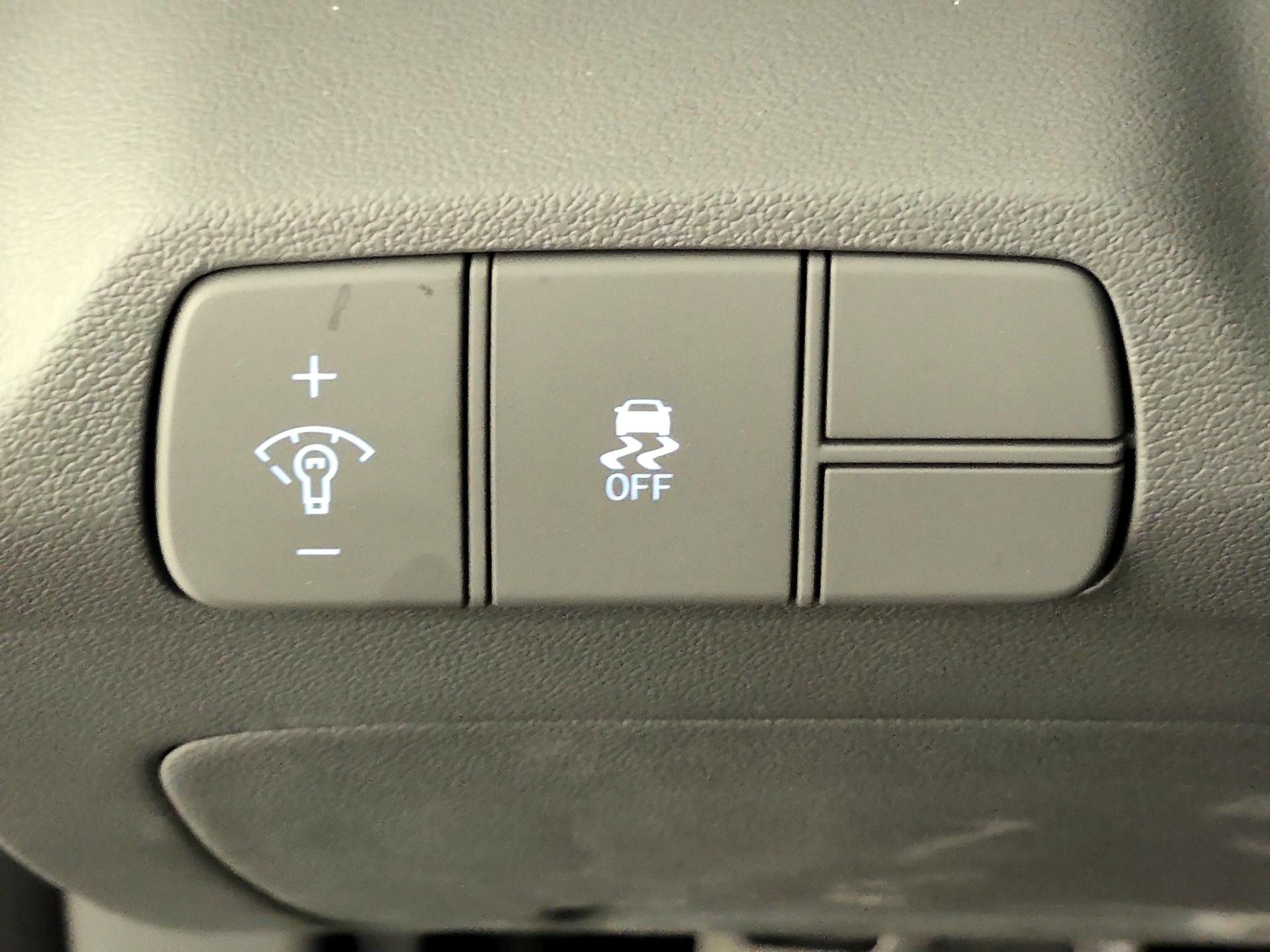 Thumbnail: 2025 Hyundai Elantra - 13