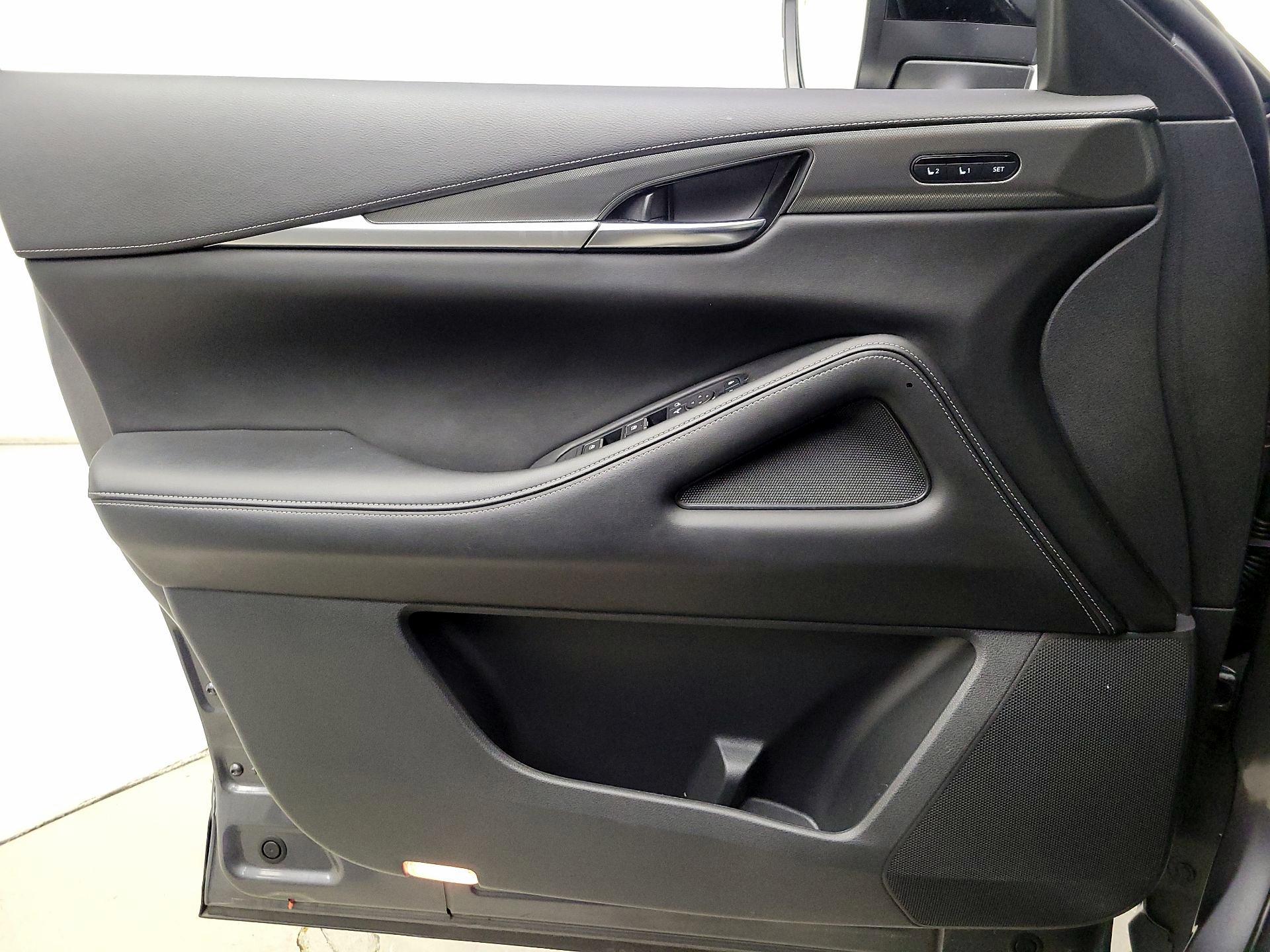 Thumbnail: 2023 INFINITI QX60 - 12