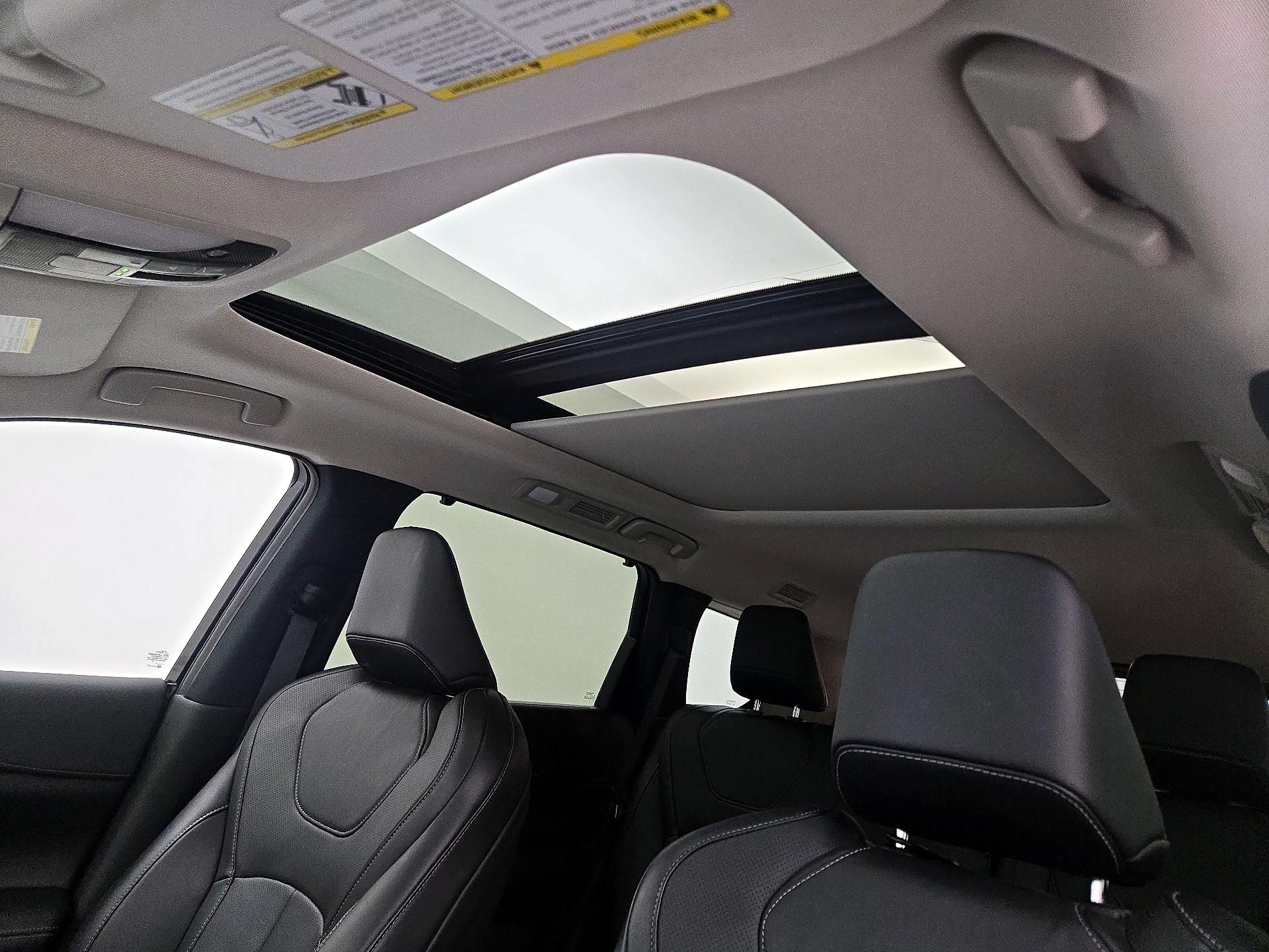 Thumbnail: 2023 INFINITI QX60 - 20