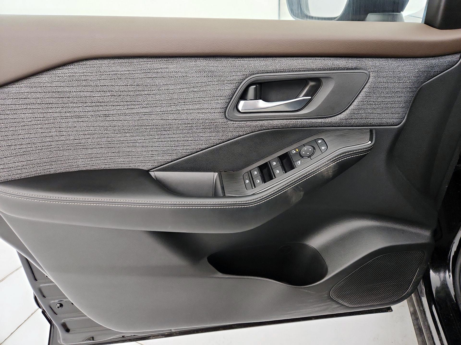 Thumbnail: 2023 Nissan Rogue - 12