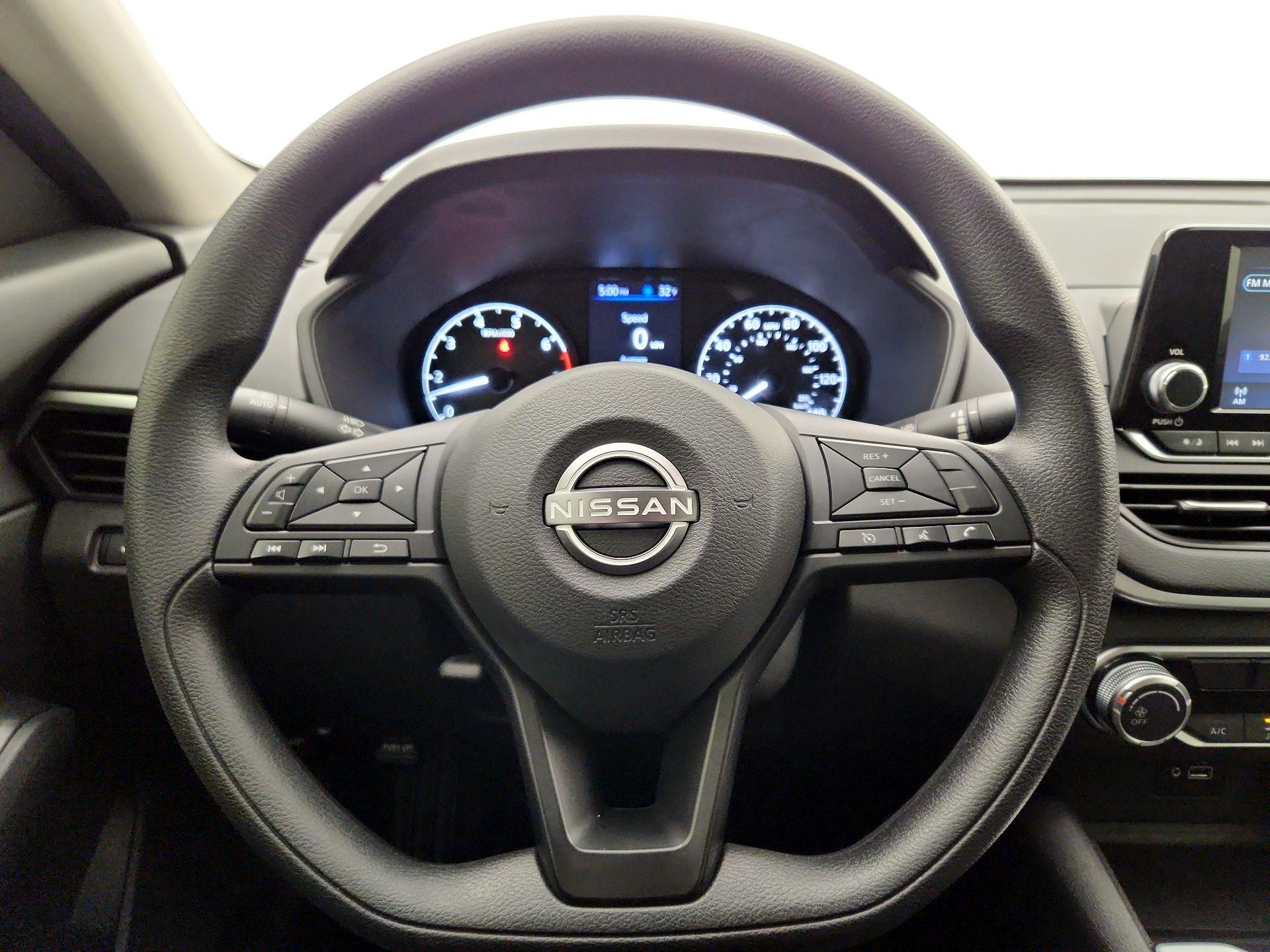 Thumbnail: 2023 Nissan Altima - 10