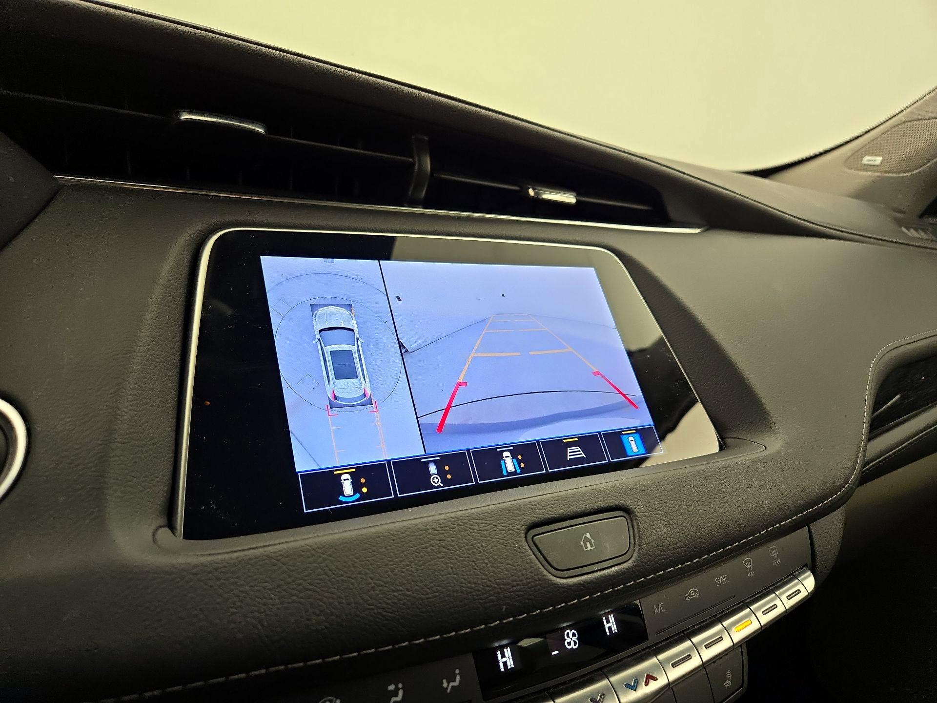 Thumbnail: 2023 Cadillac XT4 - 15