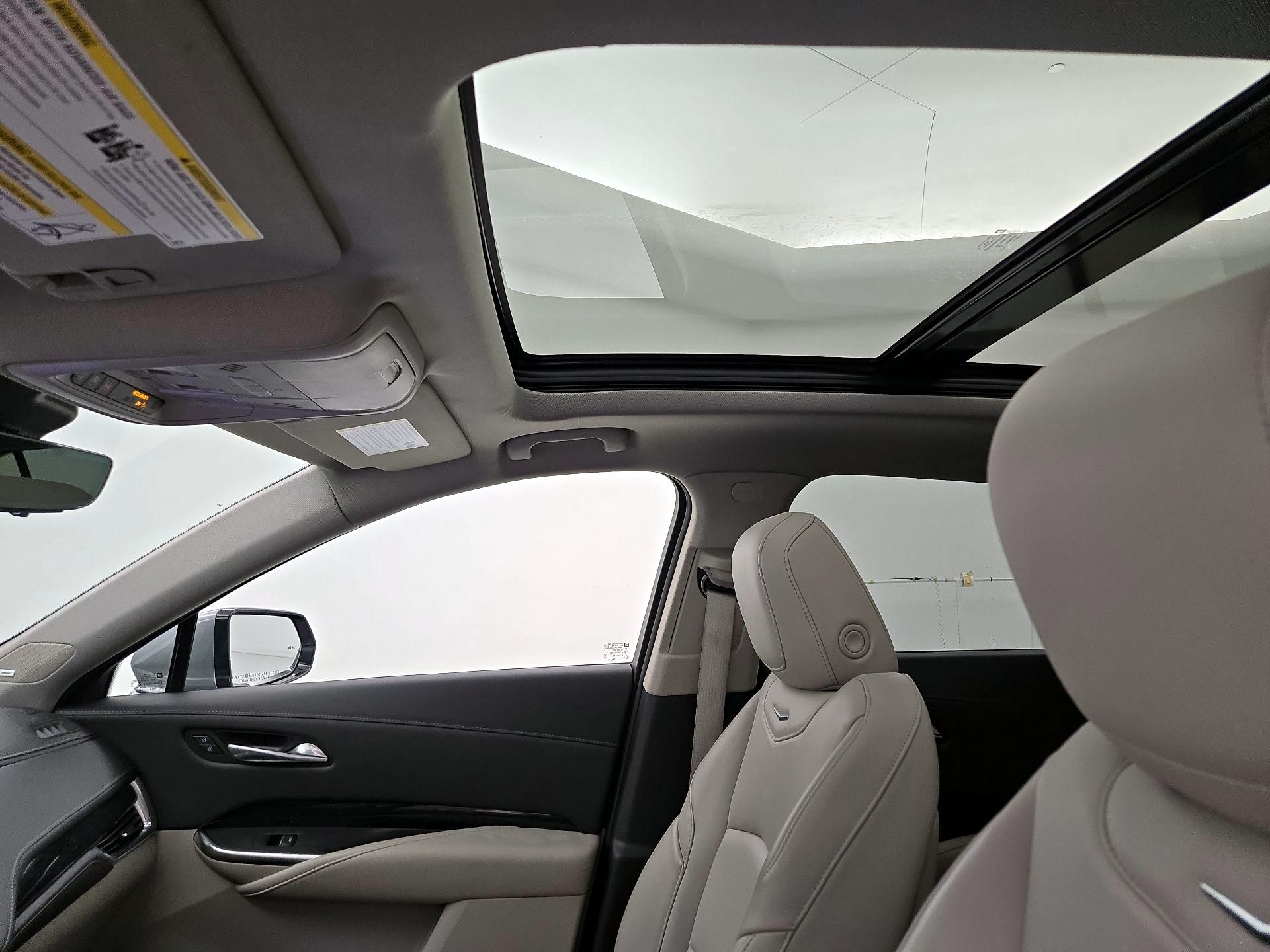 Thumbnail: 2023 Cadillac XT4 - 20