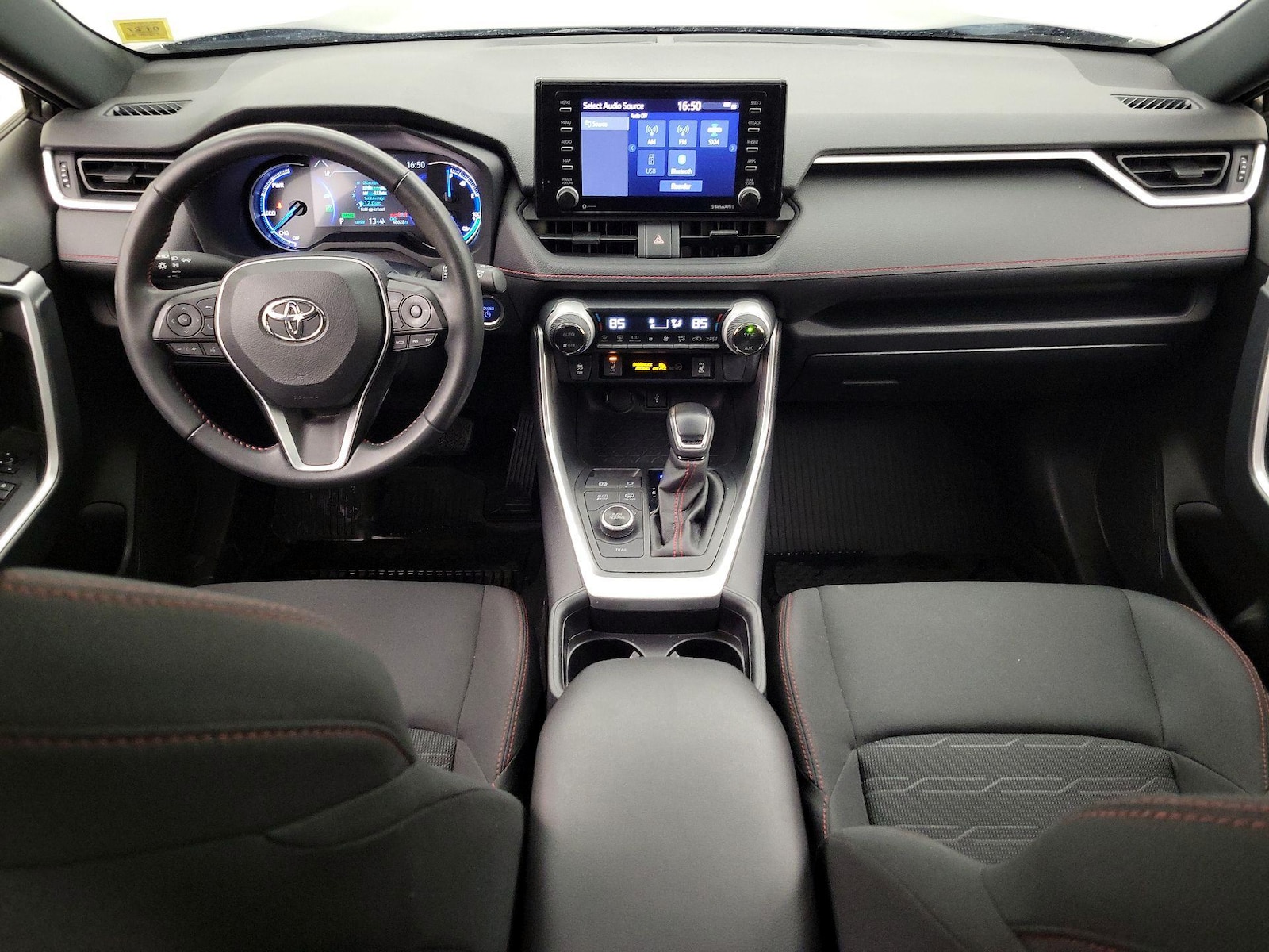 2021 Toyota RAV4 SE - Photo 10