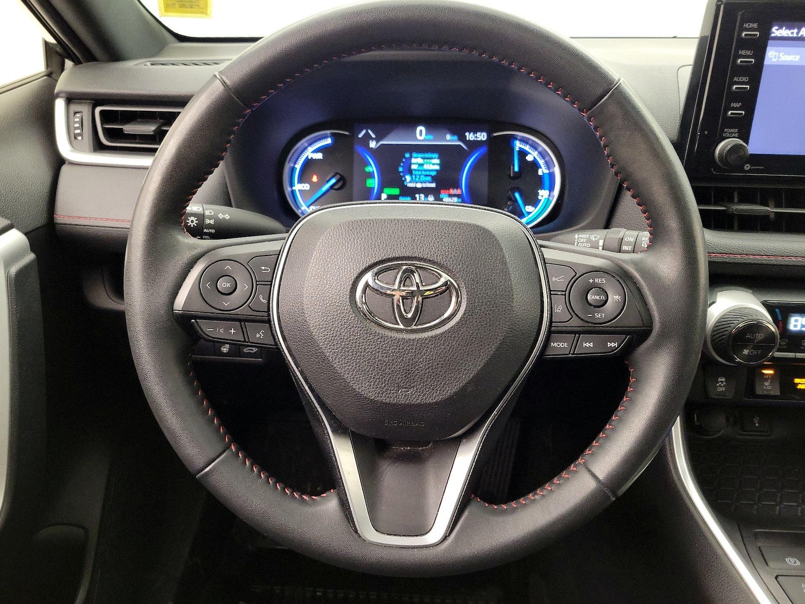 2021 Toyota RAV4 SE - Photo 11
