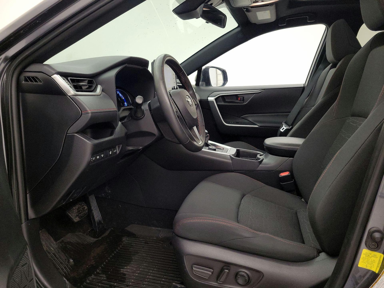 2021 Toyota RAV4 SE - Photo 12