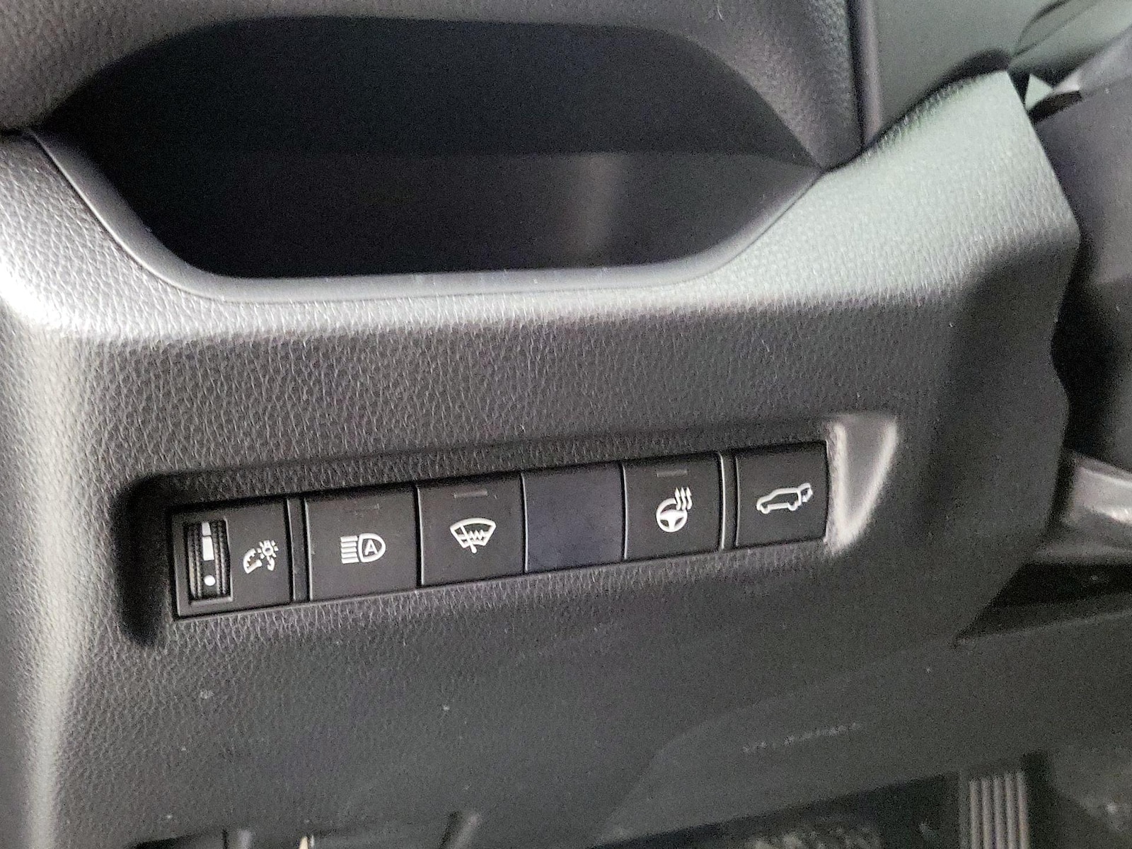 2021 Toyota RAV4 SE - Photo 14