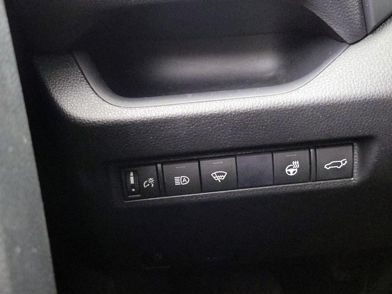 2021 Toyota RAV4 SE - Photo 15