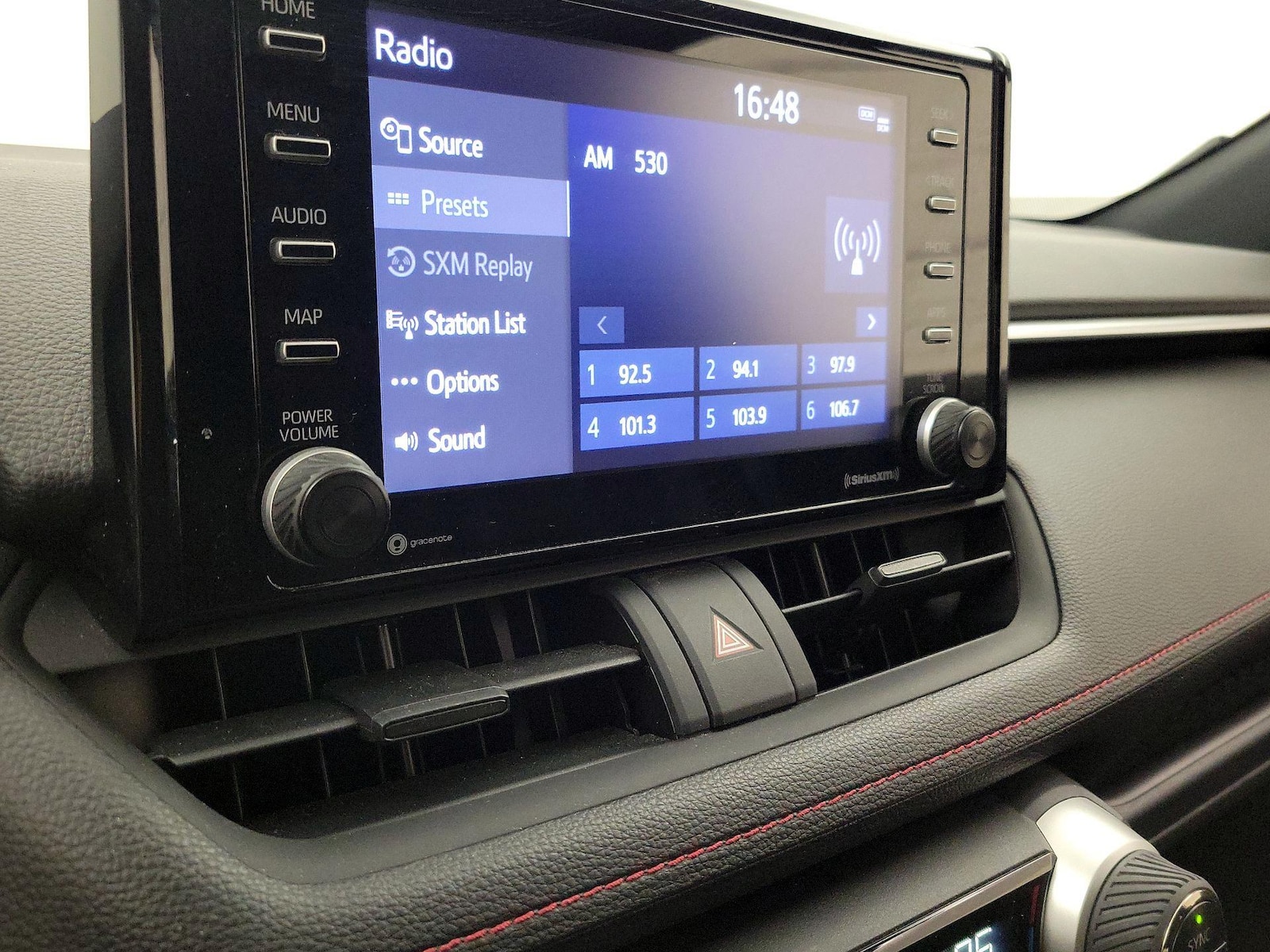 2021 Toyota RAV4 SE - Photo 17