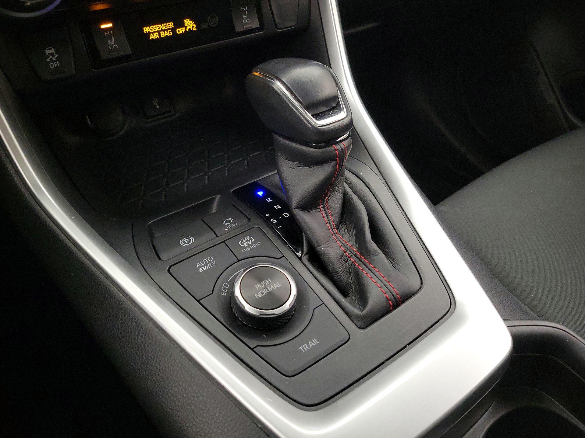 Thumbnail: 2021 Toyota RAV4 - 18