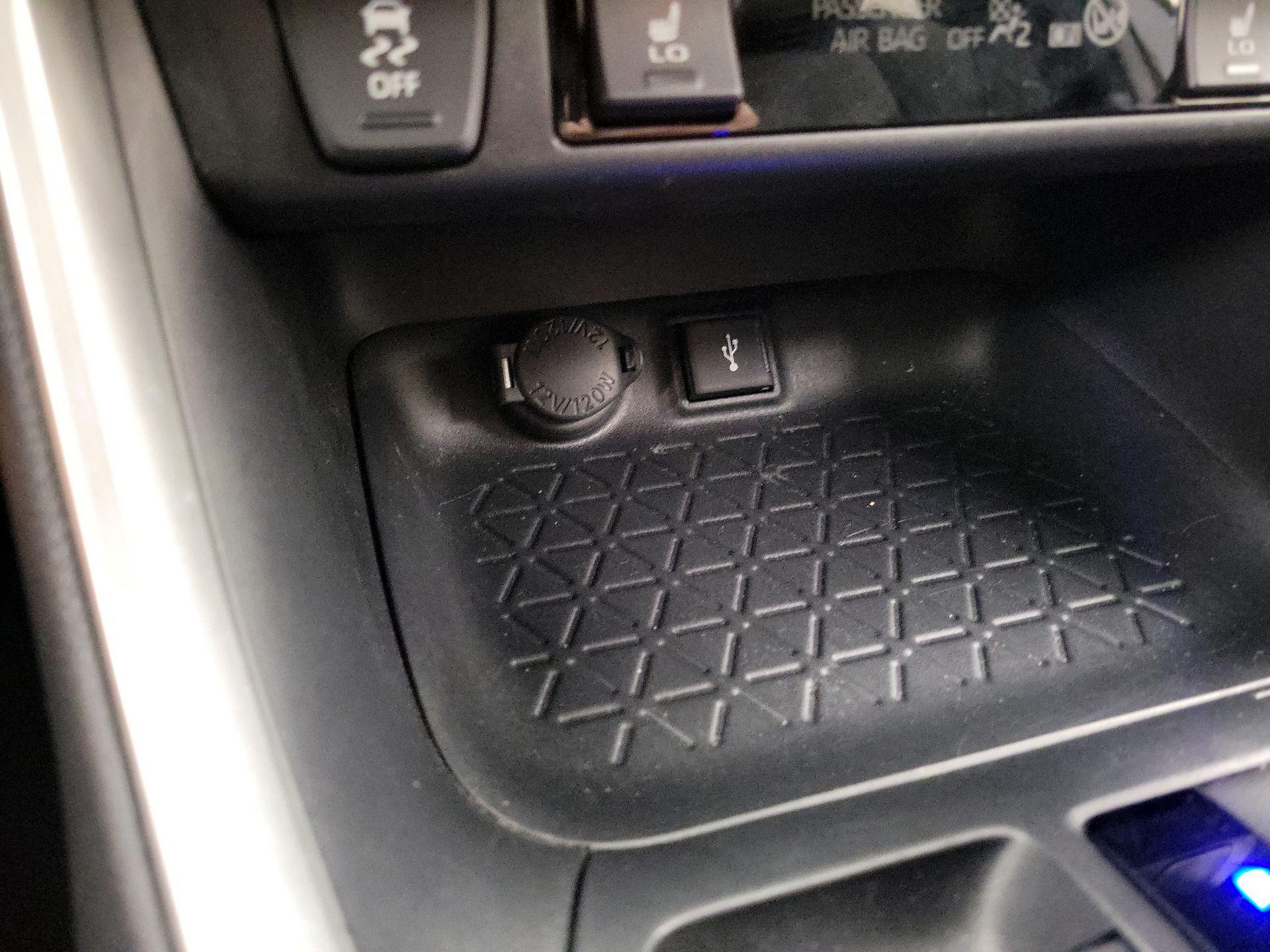 Thumbnail: 2021 Toyota RAV4 - 19