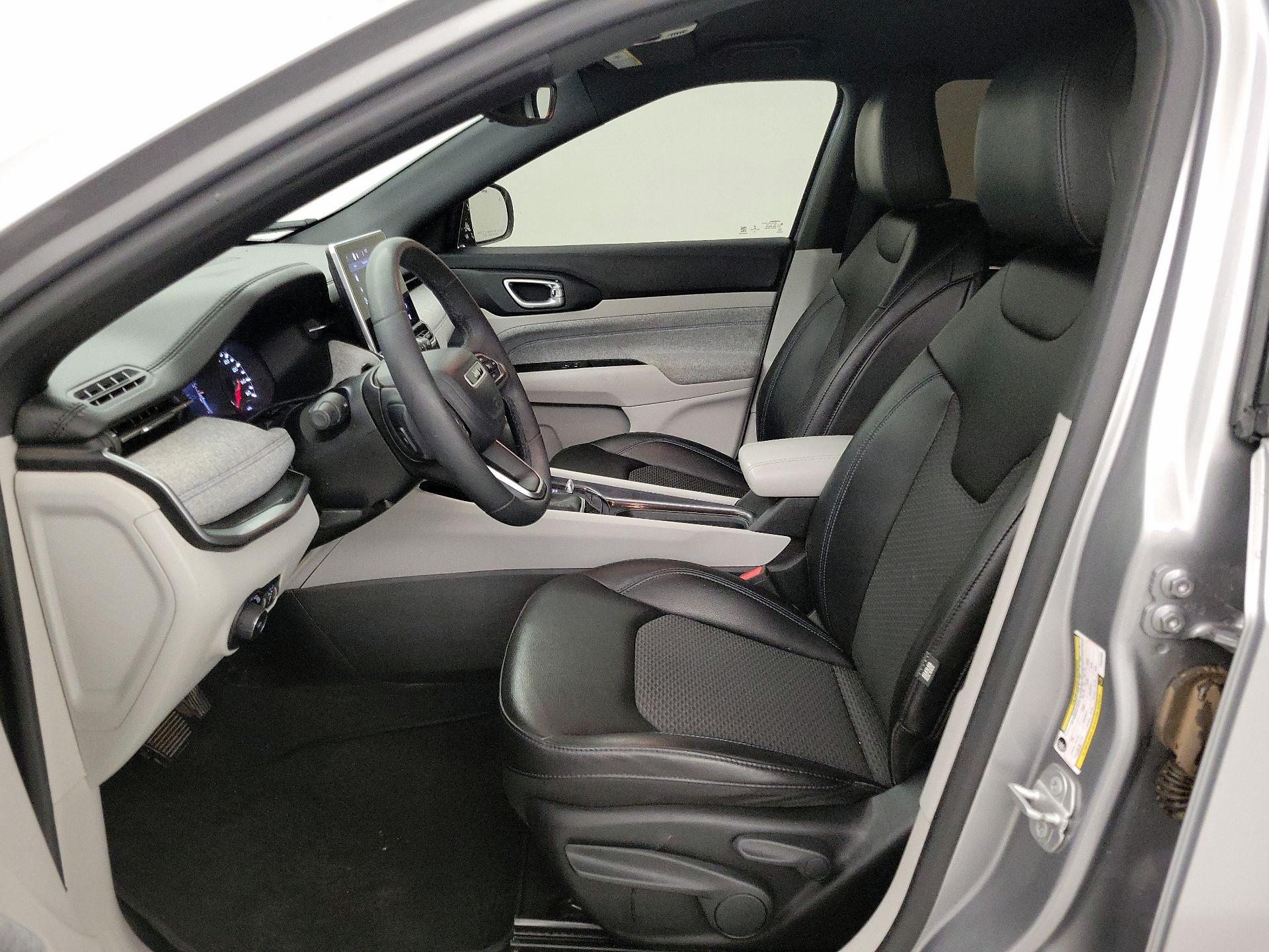 Thumbnail: 2023 Jeep Compass - 11