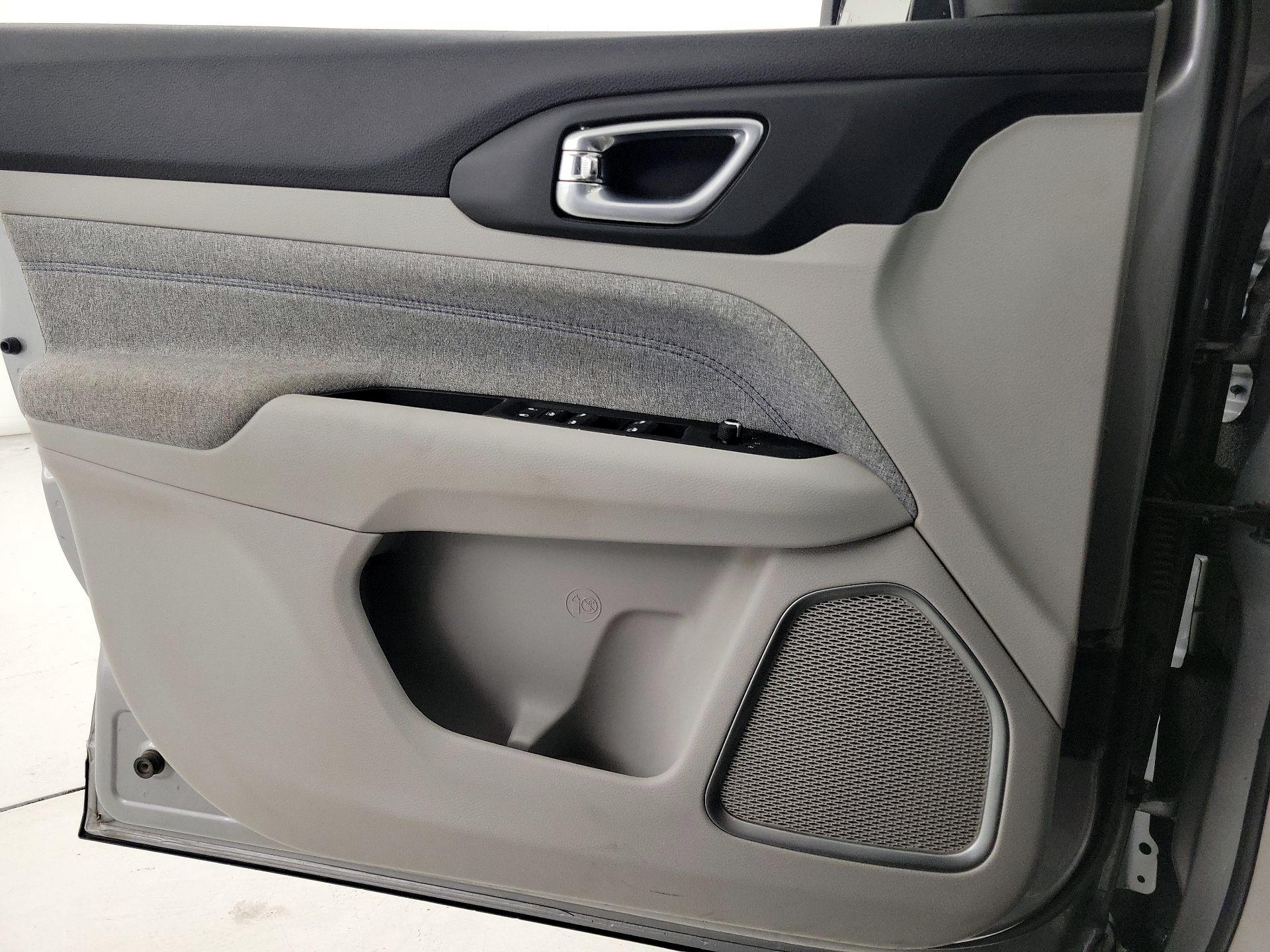 Thumbnail: 2023 Jeep Compass - 12