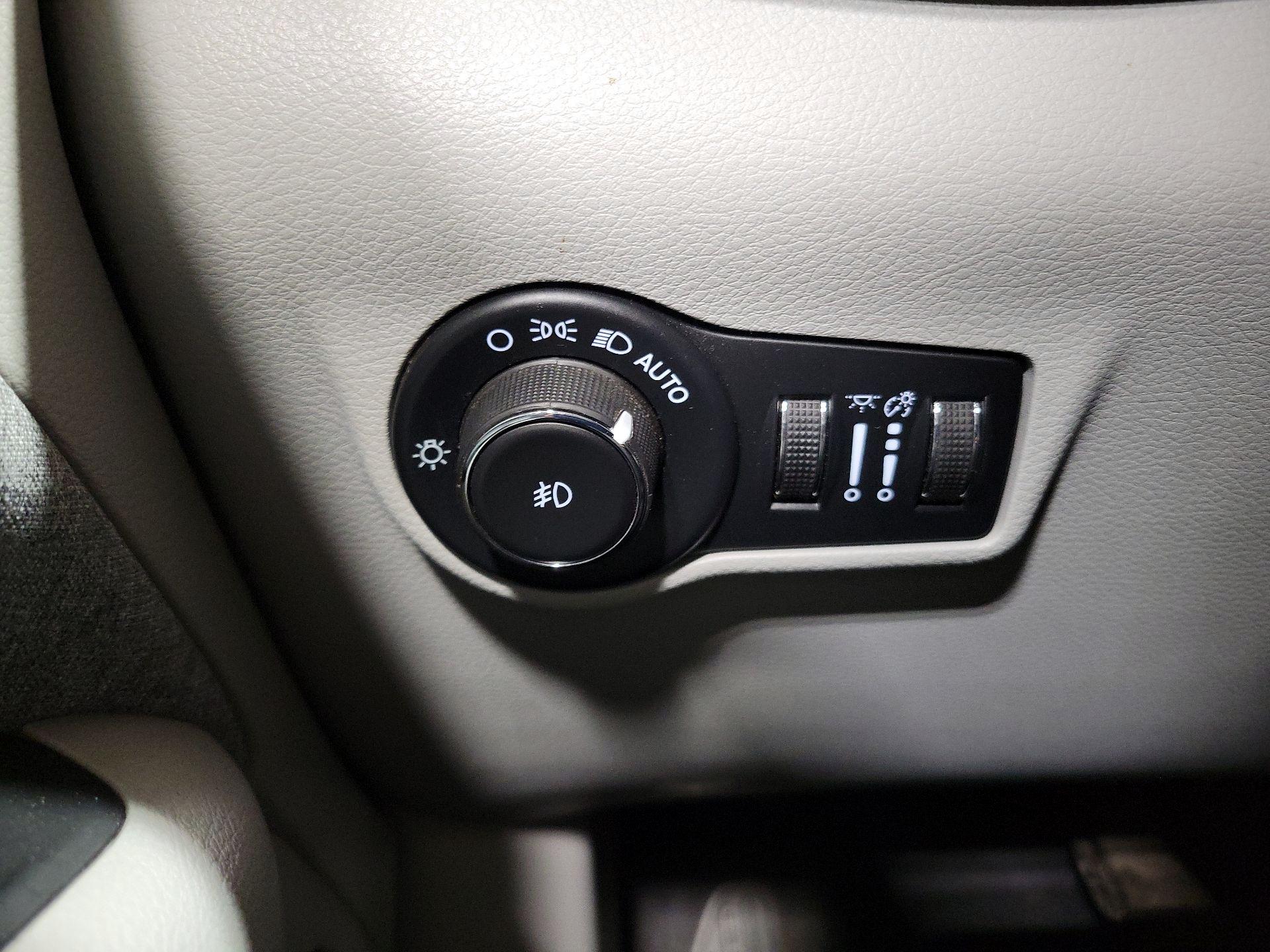 Thumbnail: 2023 Jeep Compass - 13