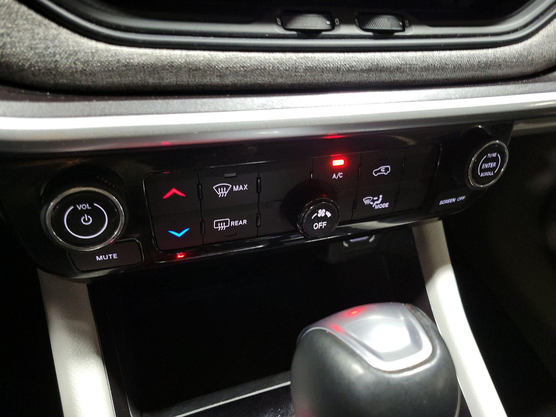 Thumbnail: 2023 Jeep Compass - 16