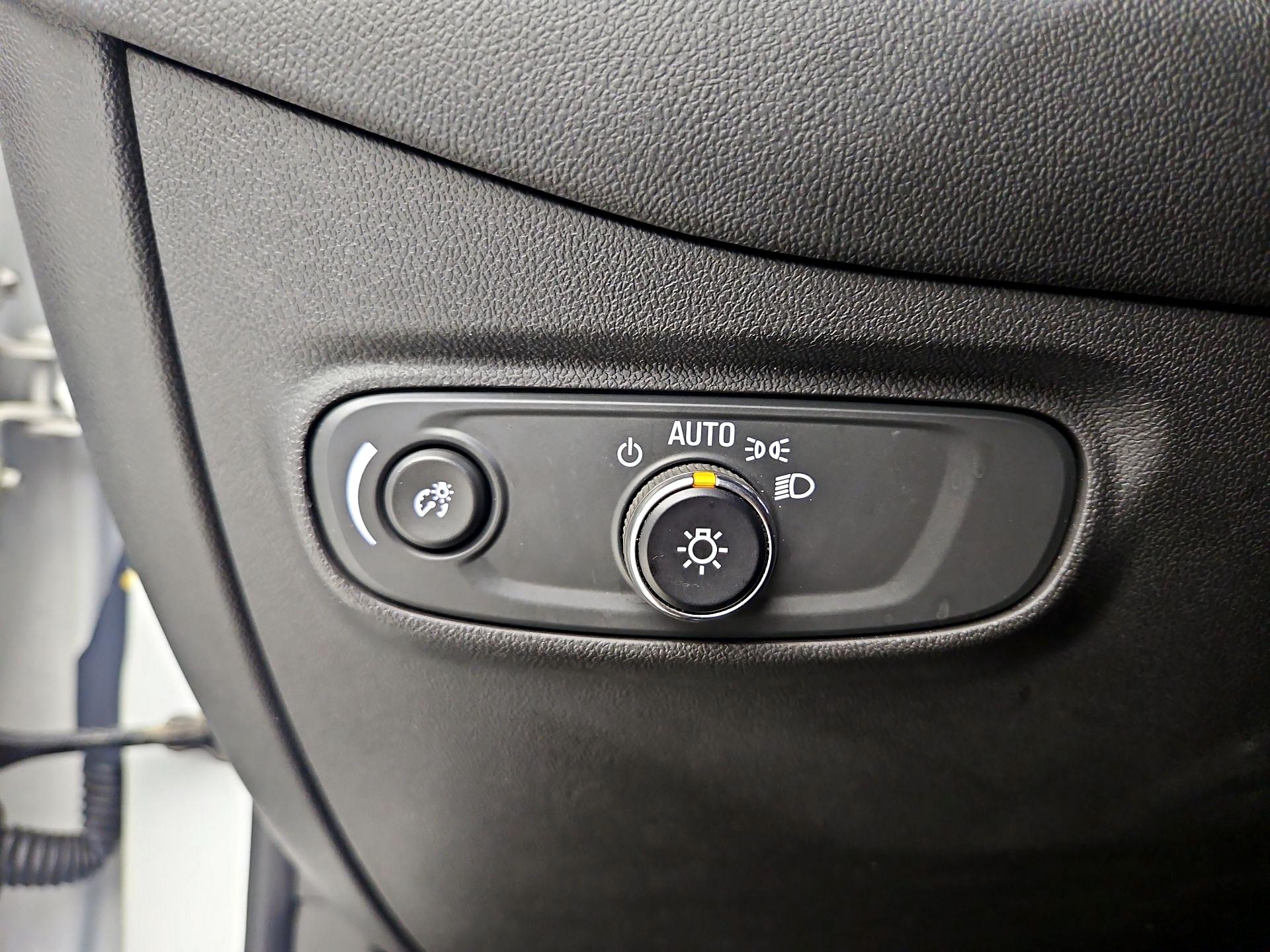 Thumbnail: 2022 Chevrolet Equinox - 13