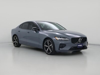 2024 Volvo S60 B5 Plus Dark Theme