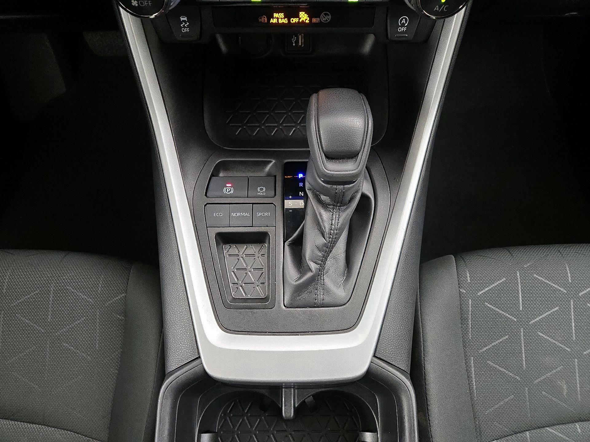 Thumbnail: 2024 Toyota RAV4 - 17