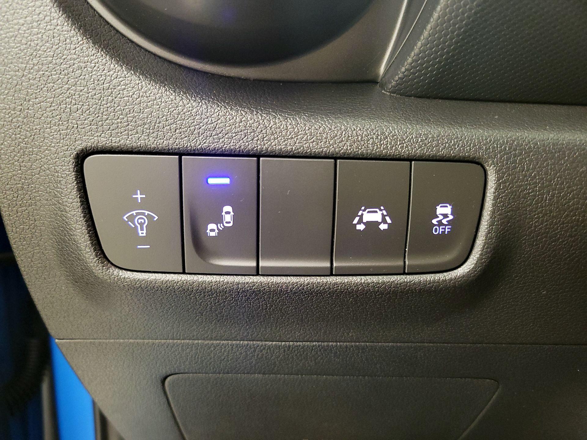 Thumbnail: 2020 Hyundai Kona - 13