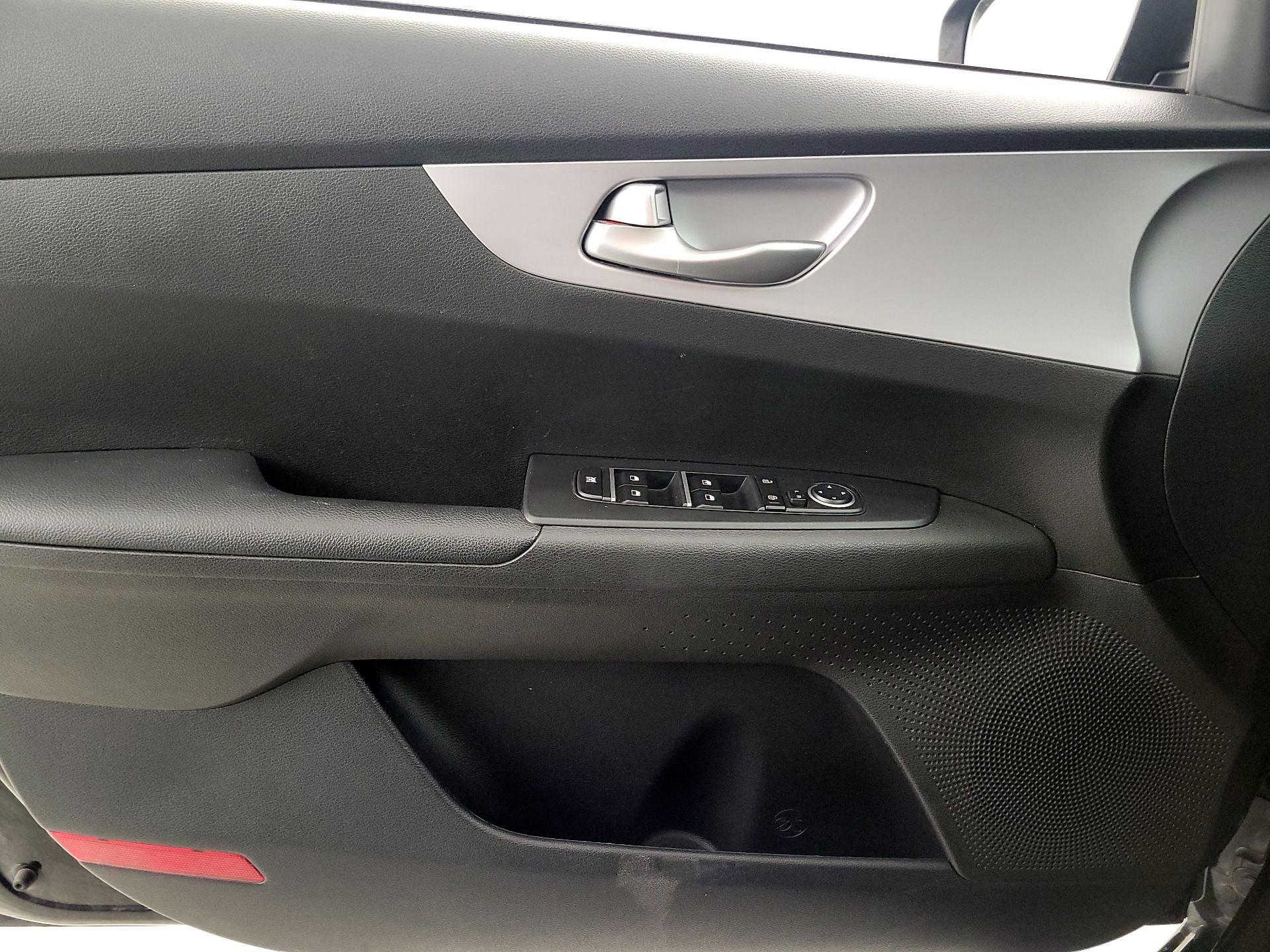 Thumbnail: 2023 Kia Forte - 12