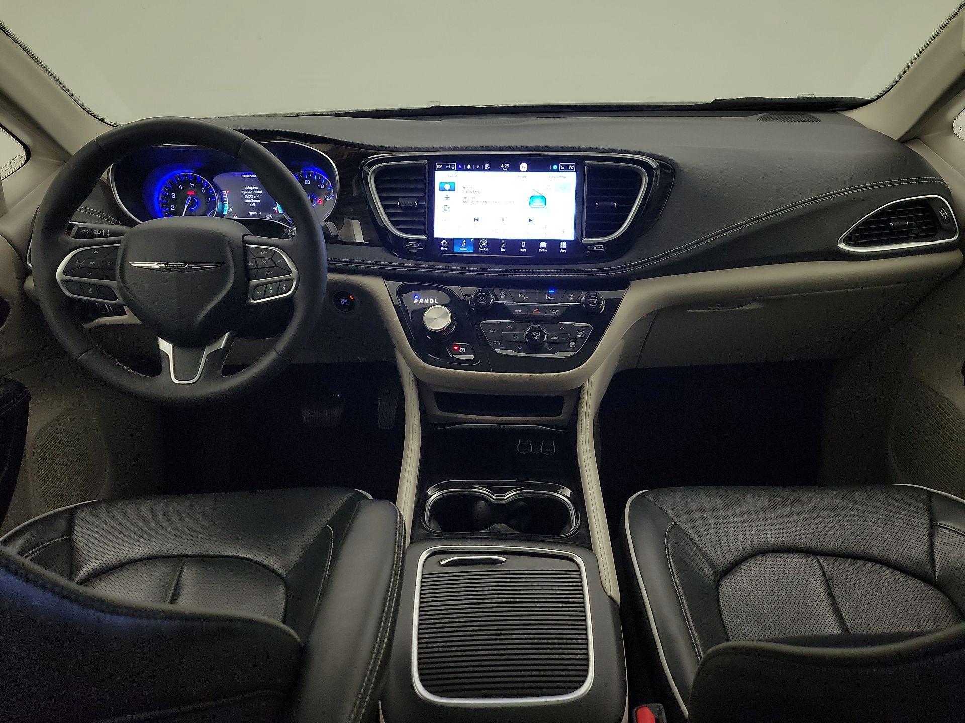 Thumbnail: 2023 Chrysler Pacifica - 9