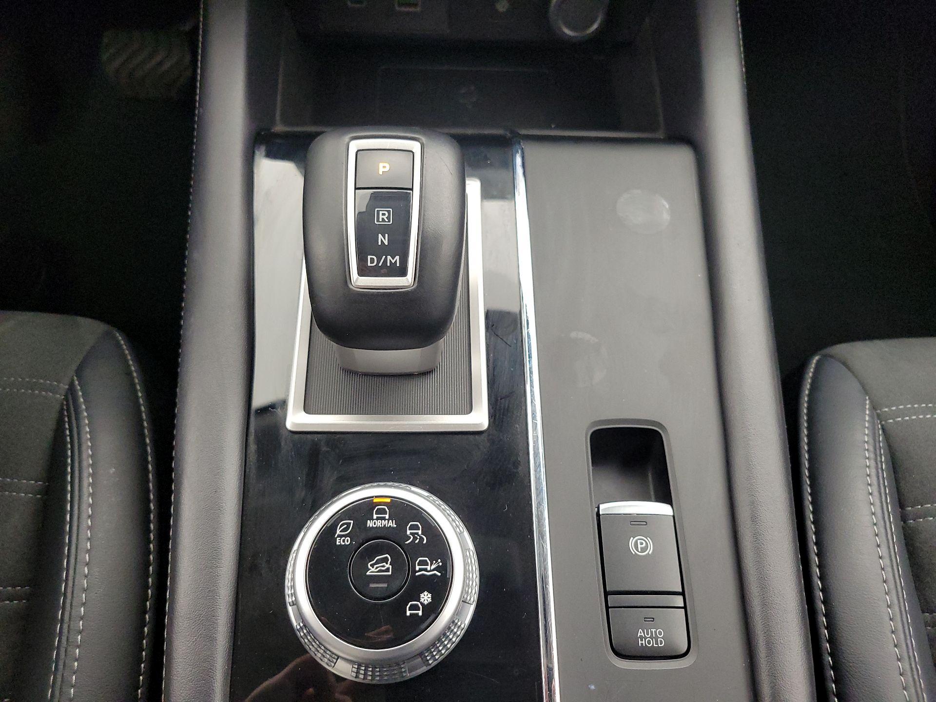 Thumbnail: 2024 Mitsubishi Outlander - 18