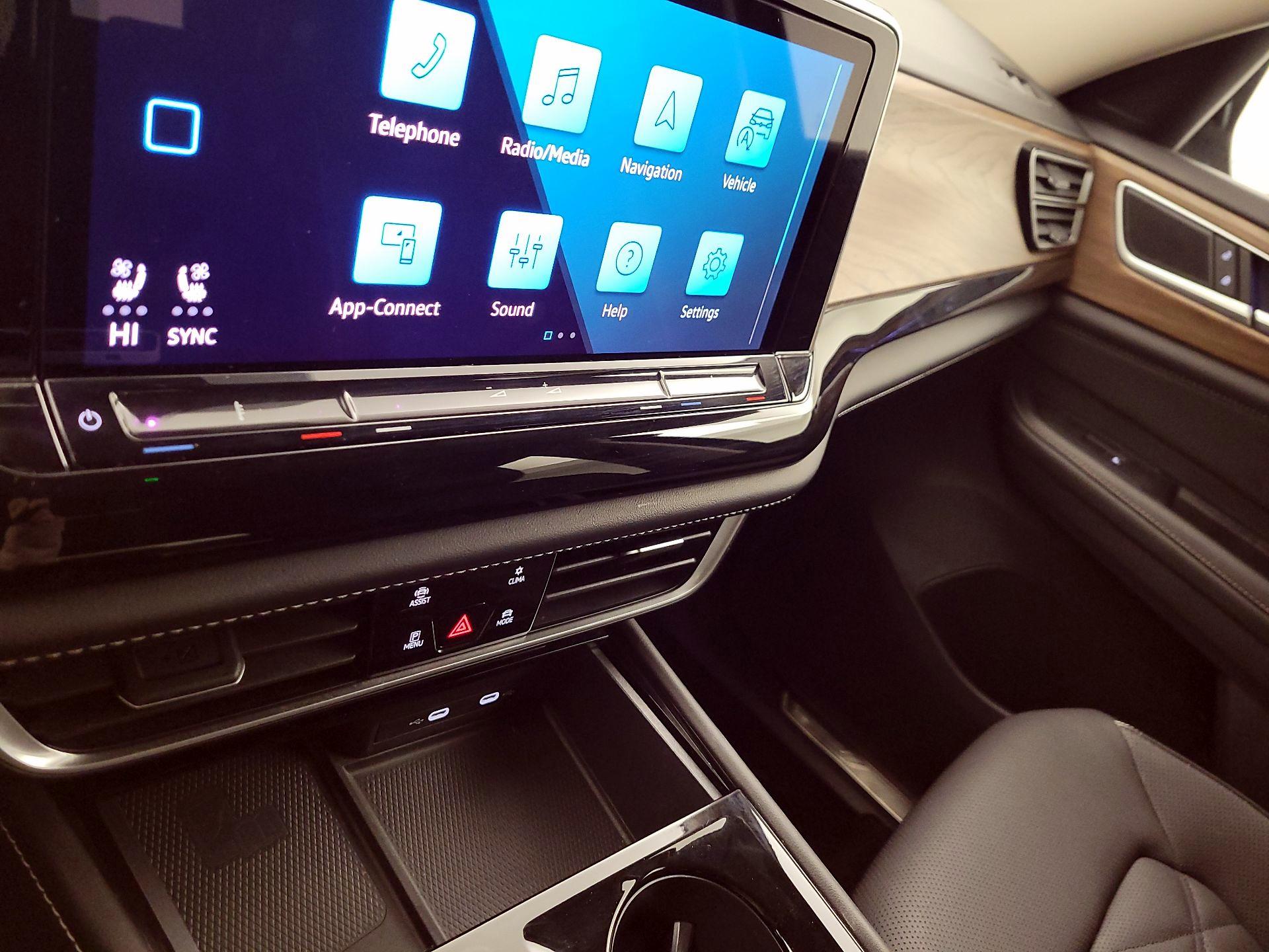 Thumbnail: 2024 Volkswagen Atlas - 16