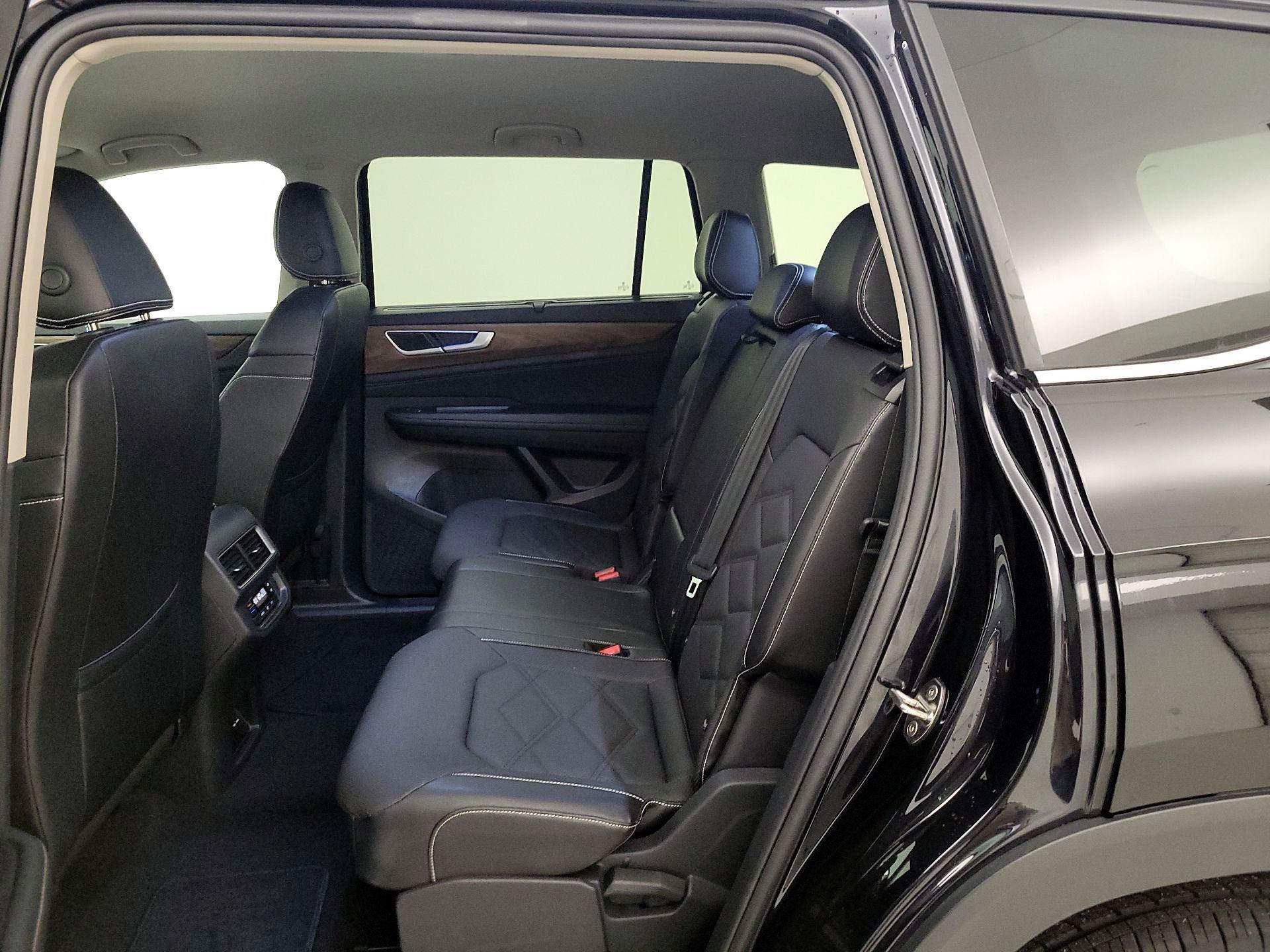 Thumbnail: 2024 Volkswagen Atlas - 19