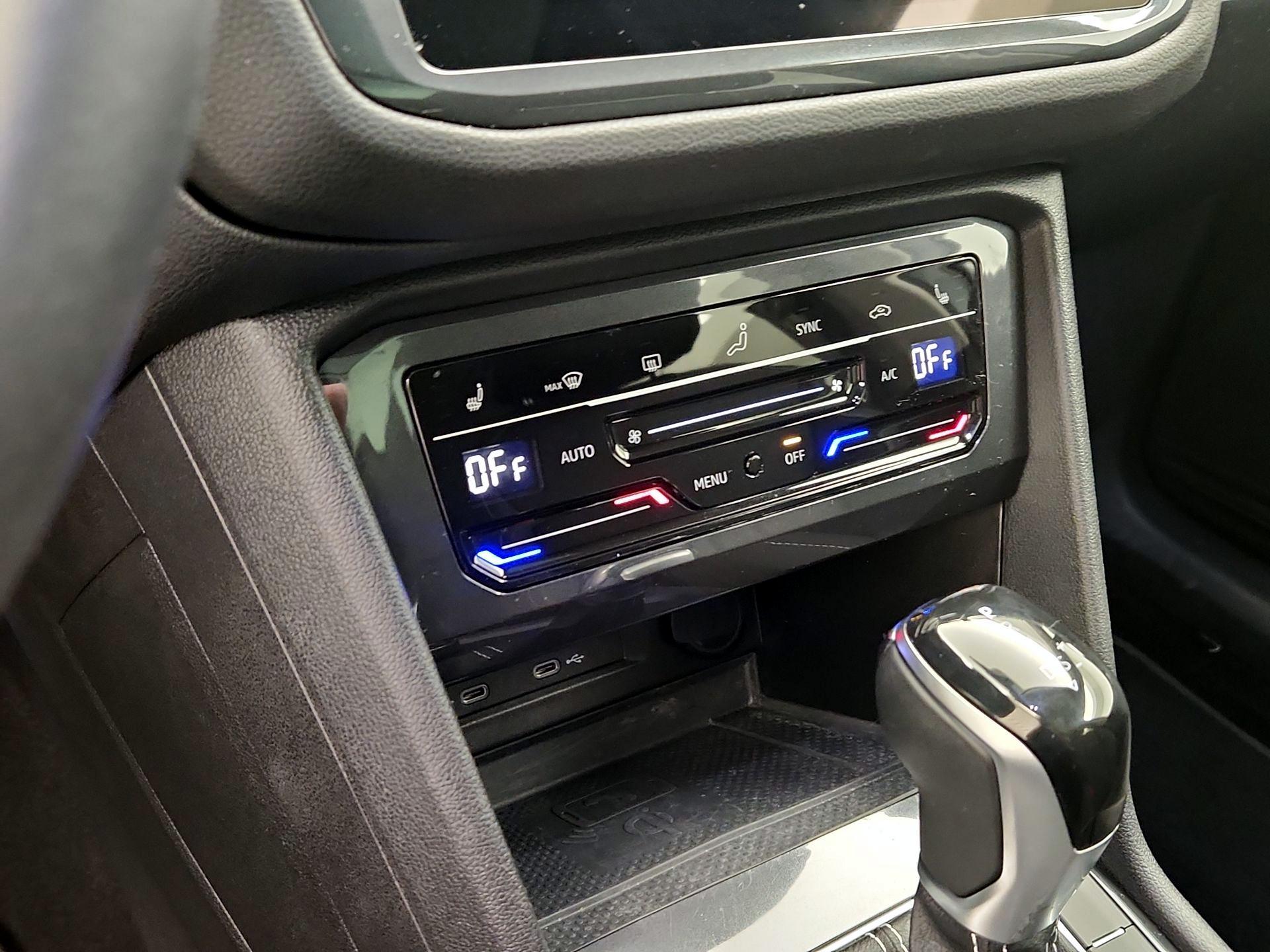 Thumbnail: 2023 Volkswagen Tiguan - 16