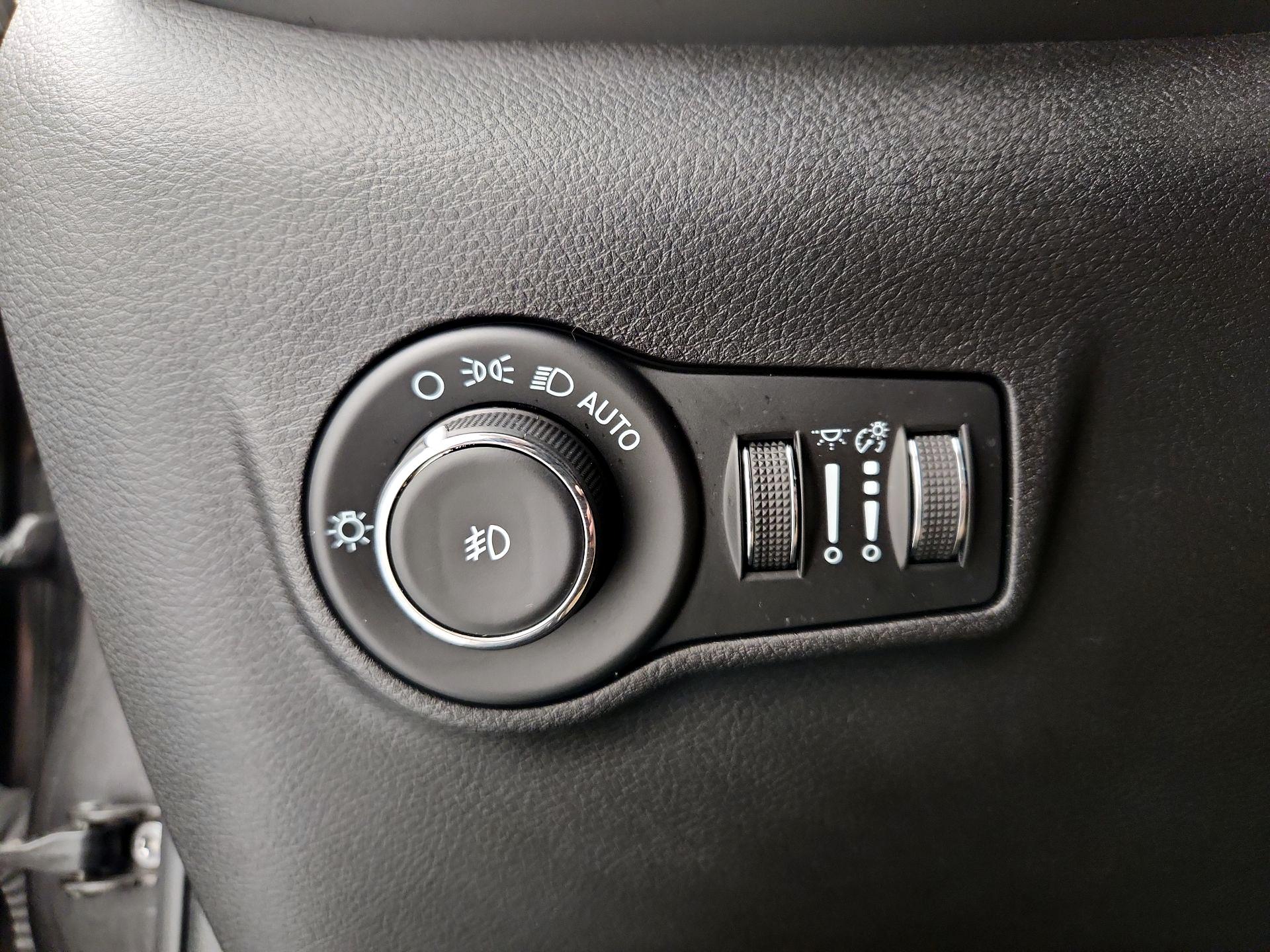 Thumbnail: 2023 Jeep Compass - 13