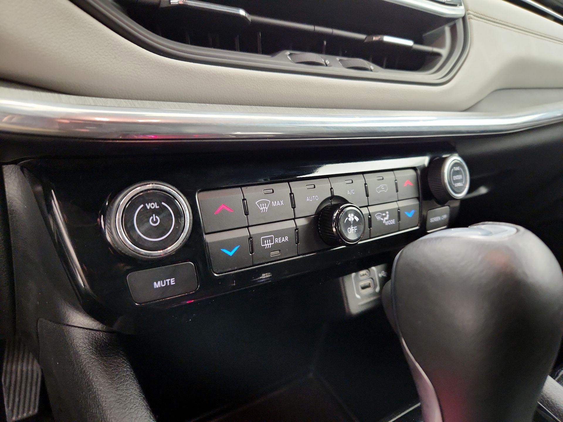 Thumbnail: 2023 Jeep Compass - 17