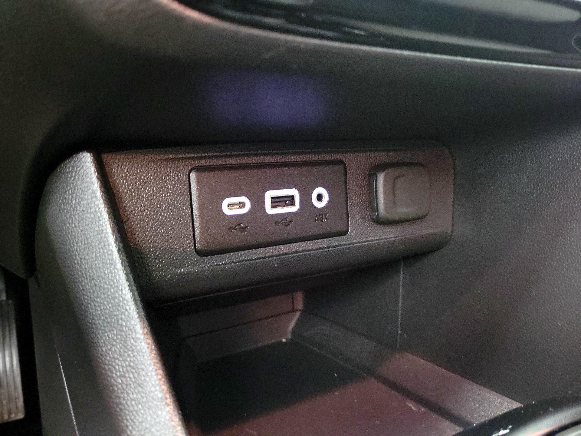 Thumbnail: 2022 Buick Encore GX - 18