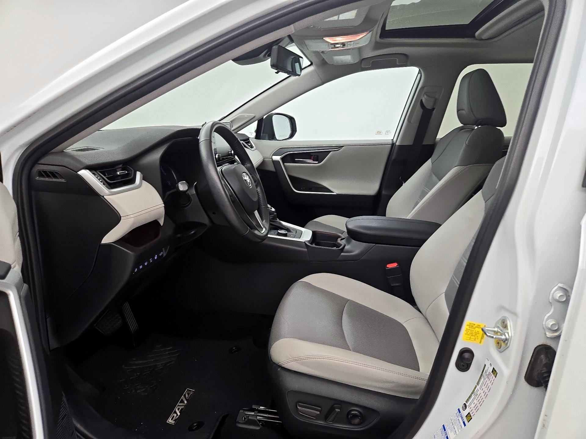 Thumbnail: 2019 Toyota RAV4 - 11