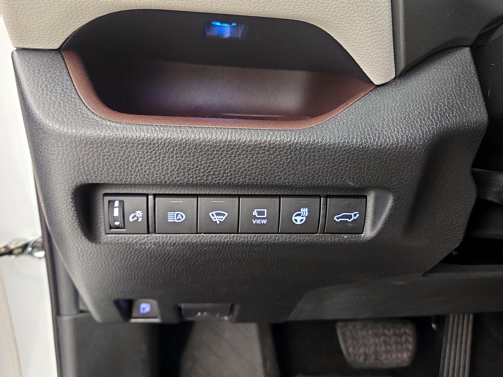 Thumbnail: 2019 Toyota RAV4 - 13