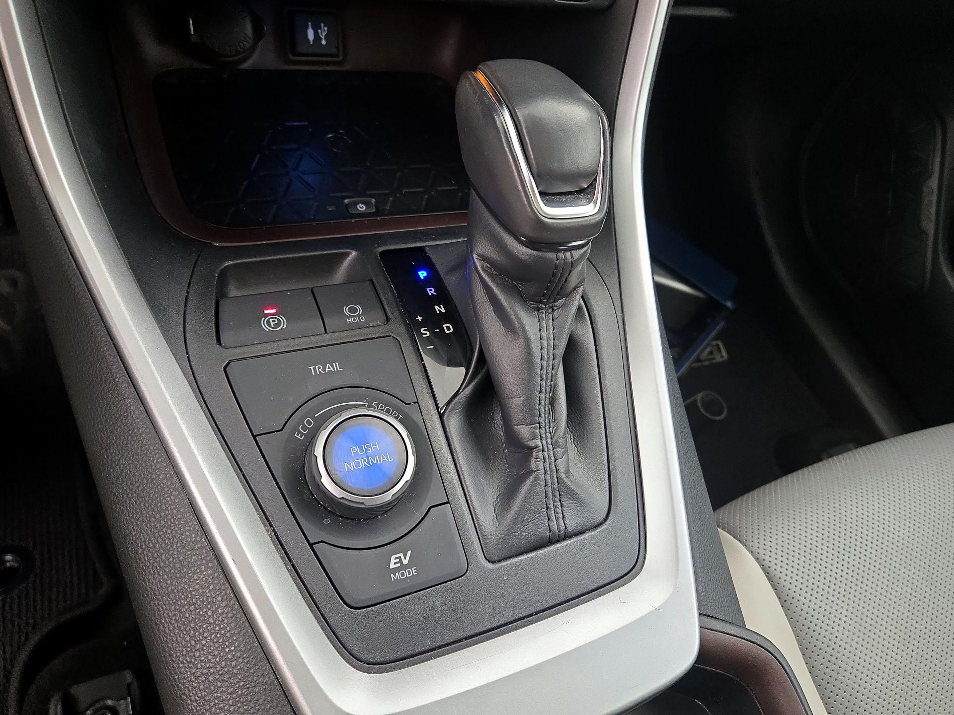 Thumbnail: 2019 Toyota RAV4 - 18