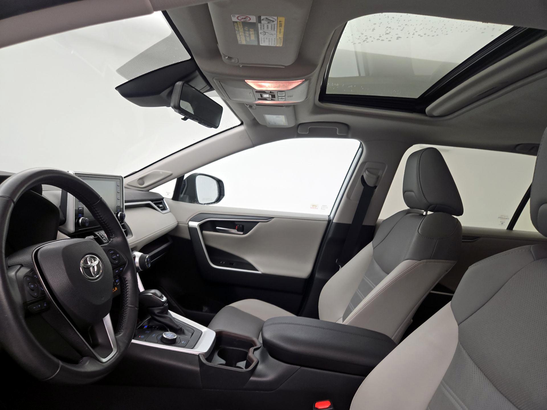 Thumbnail: 2019 Toyota RAV4 - 20