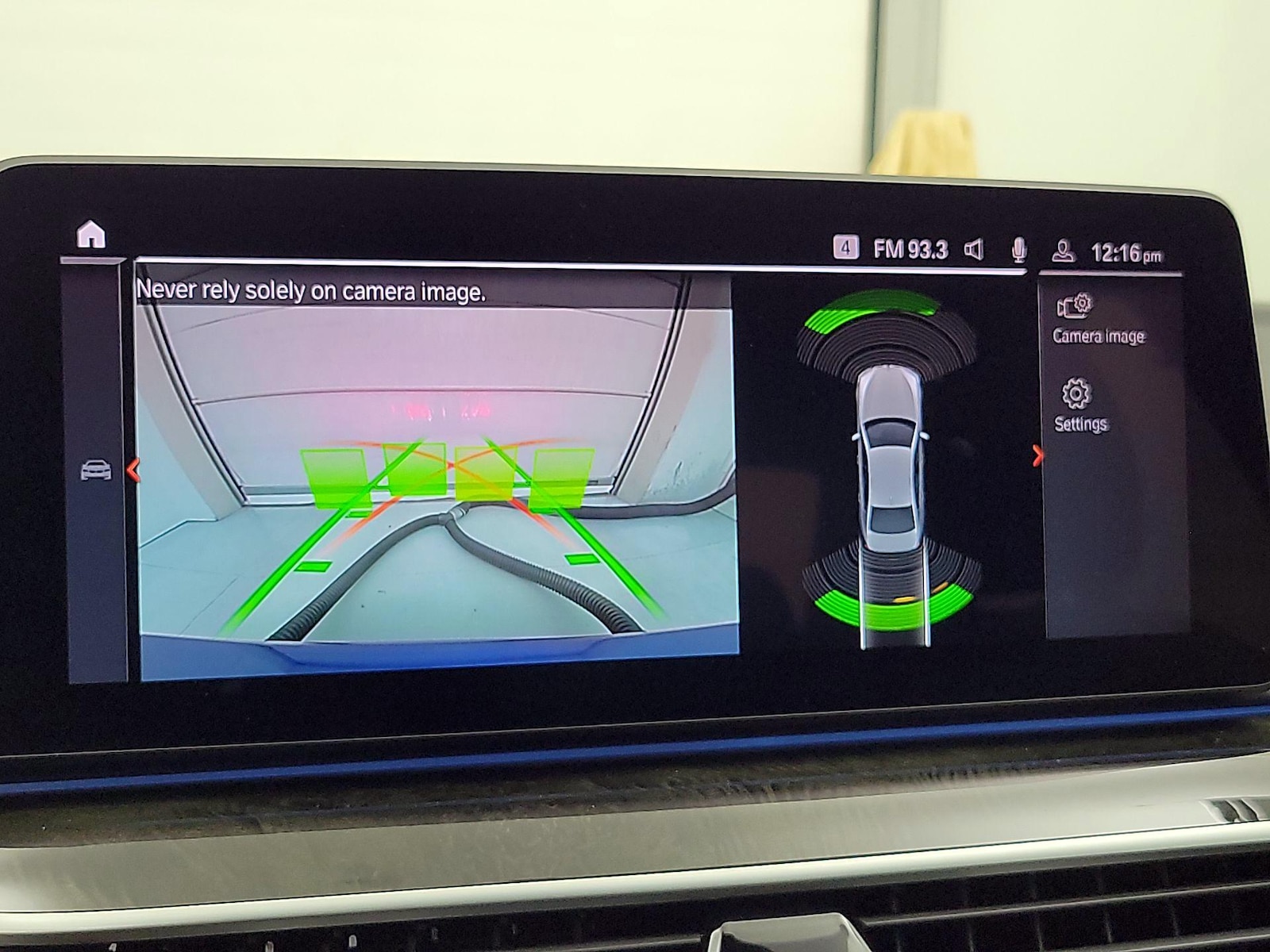 2023 BMW 5 Series 530e - Photo 16